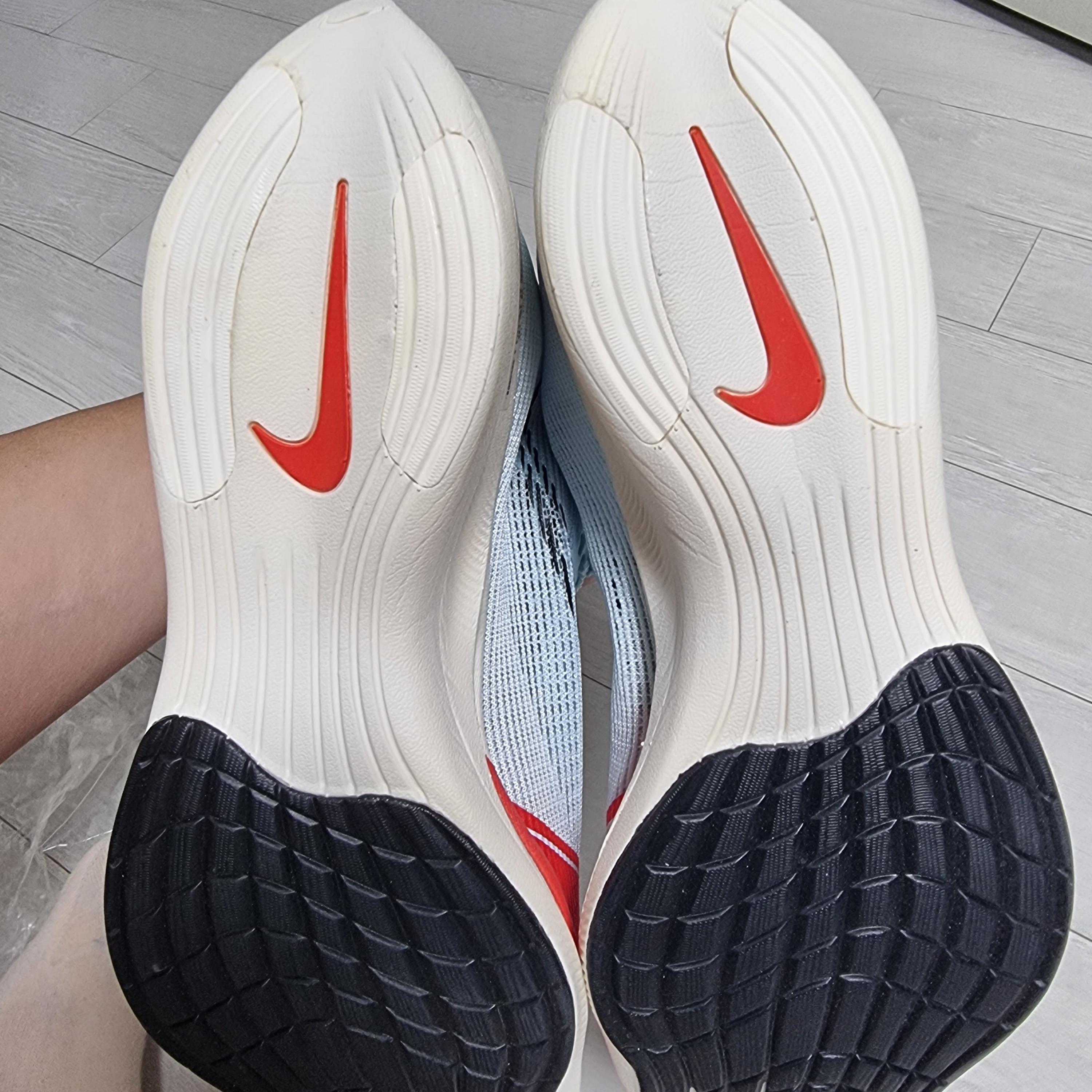 Nike ZoomX Vaporfly Next% 2 Glacier Blue 착용 스타일 - 4