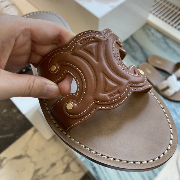 (W) Celine Triomphe Mule in Calfskin Tan 착용 스타일