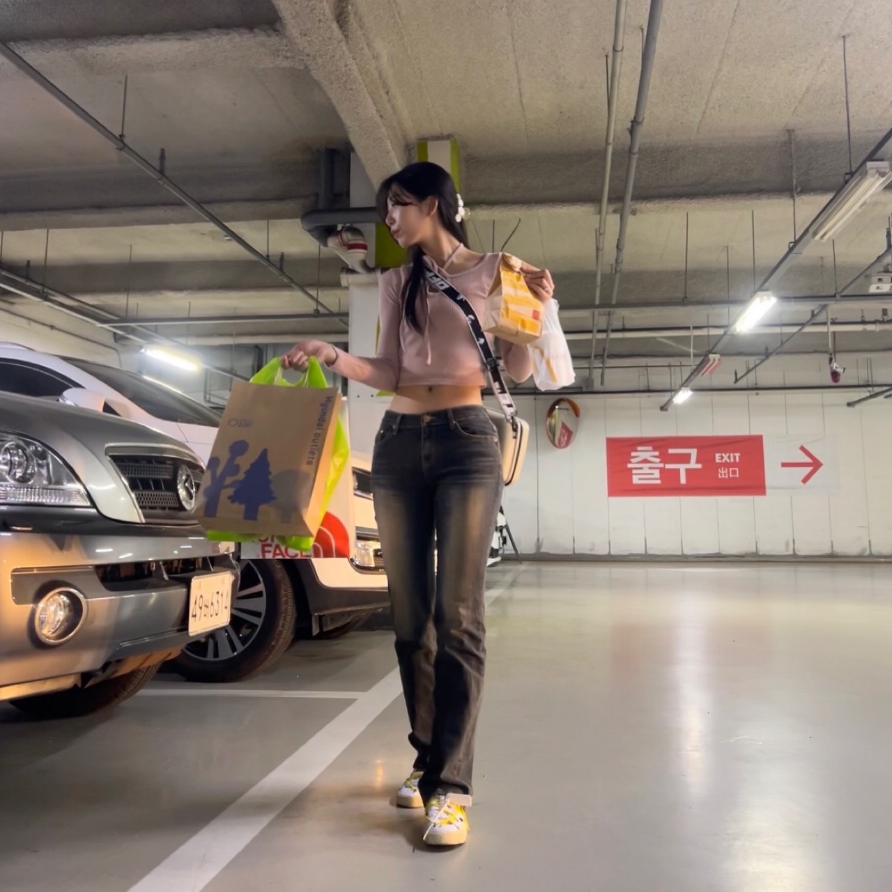 나이키 x 오프화이트 블레이저 로우 '77 화이트 앤 유니버시티 레드, 오프화이트 x 아모레 퍼시픽 프로텍션 박스 (코스메틱 제외) 착용 스타일 - 1