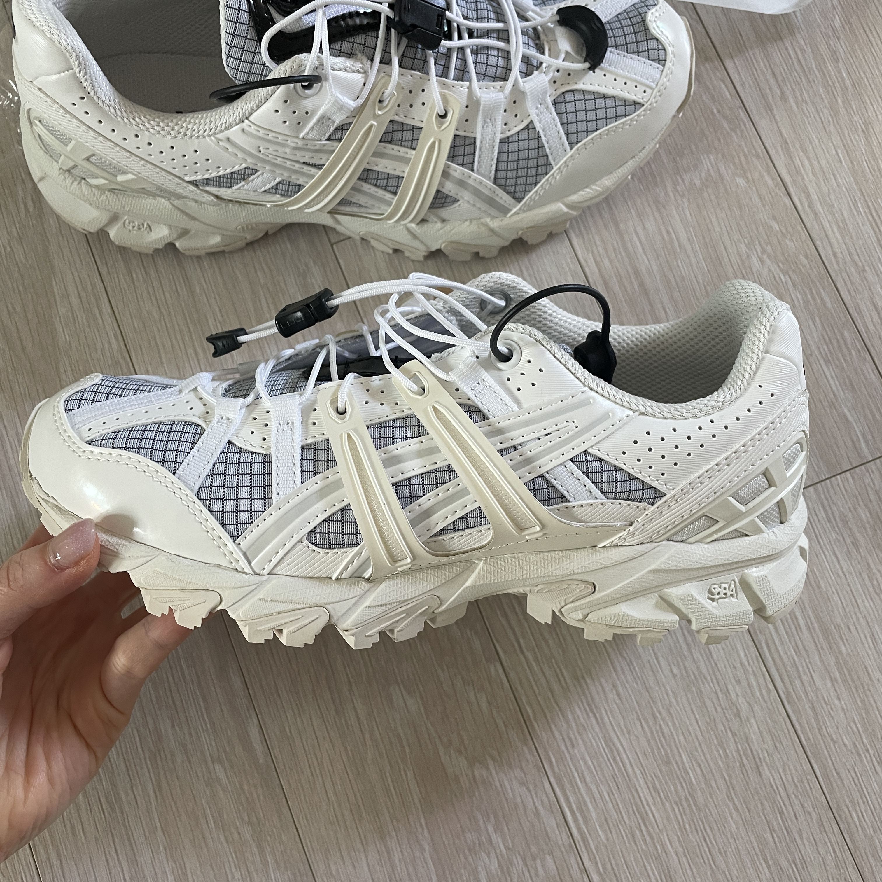 (W) Asics x Matin Kim Gel-Sonoma 15-50 Glacier Grey White 착용 스타일 - 2
