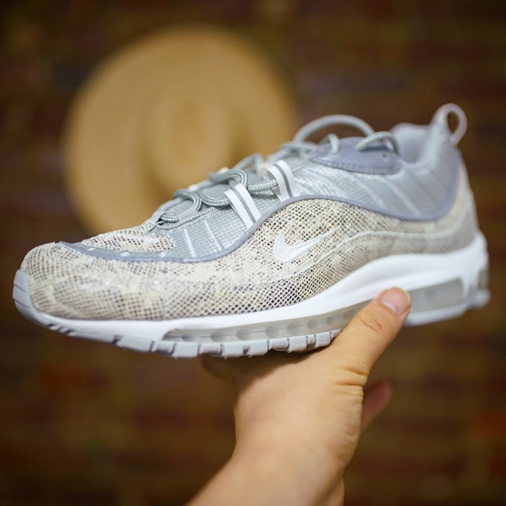 Nike x Supreme Air Max 98 Snakeskin 착용 스타일