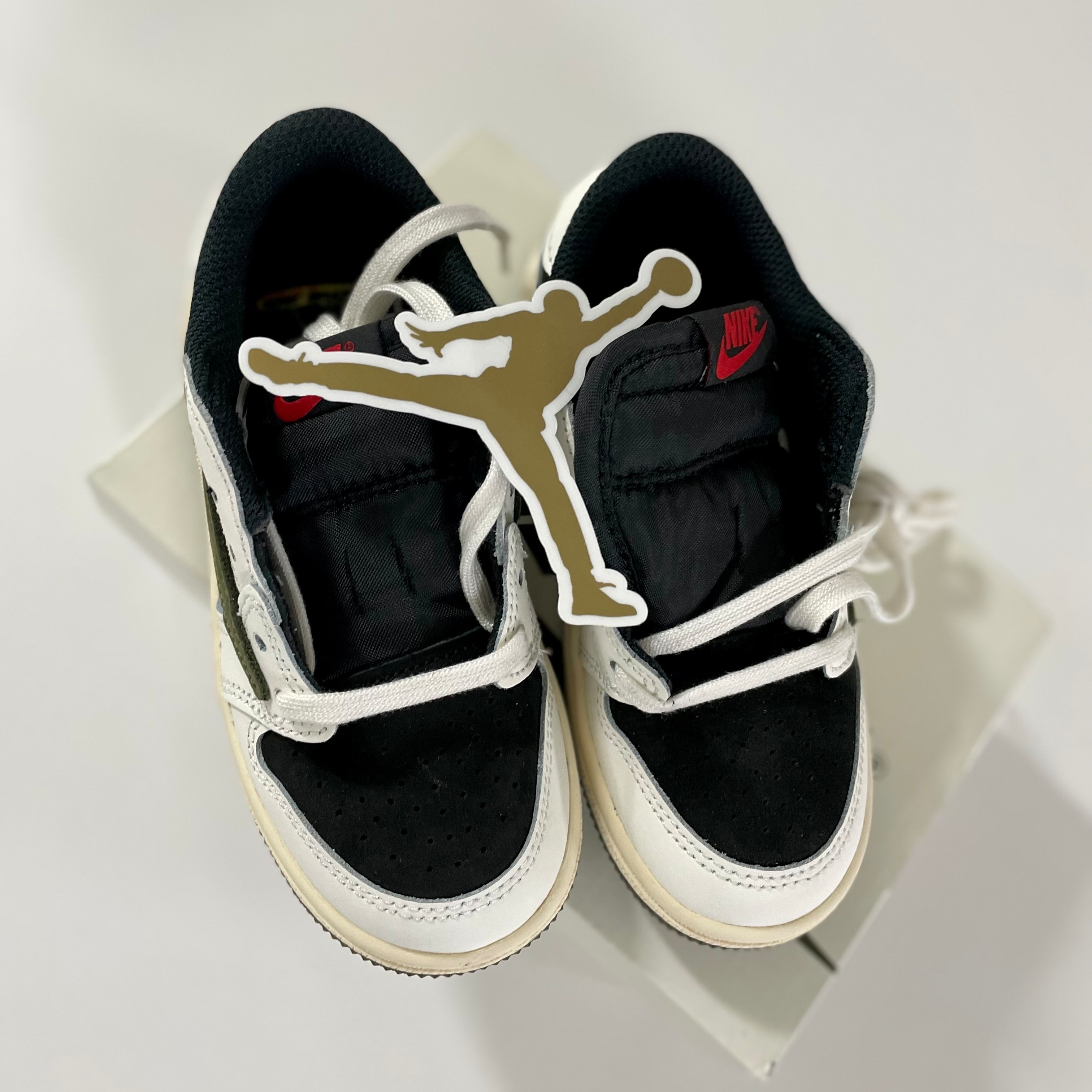 (TD) Jordan 1 x Travis Scott Retro Low OG SP Medium Olive 착용 스타일 - 4