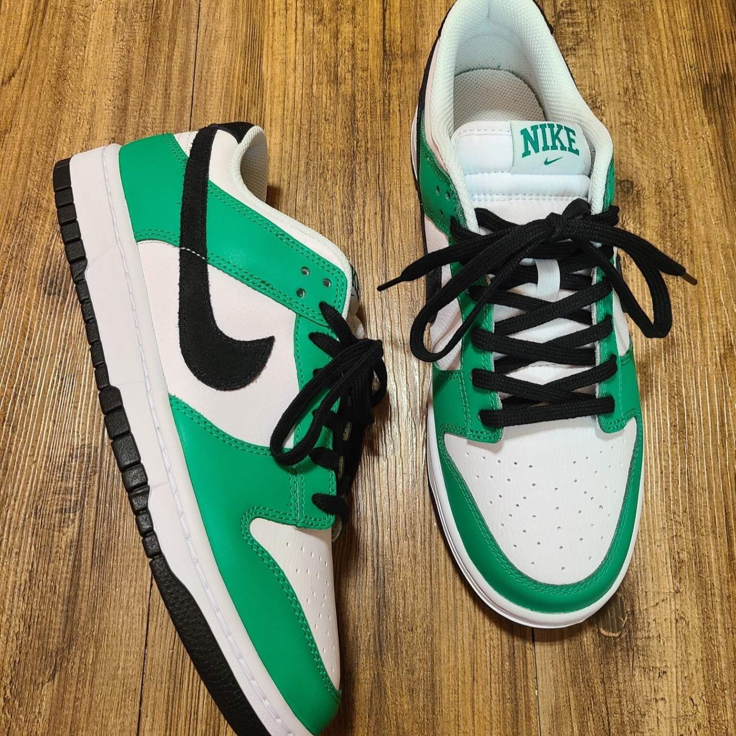 Nike Dunk Low White Green 착용 스타일 - 2