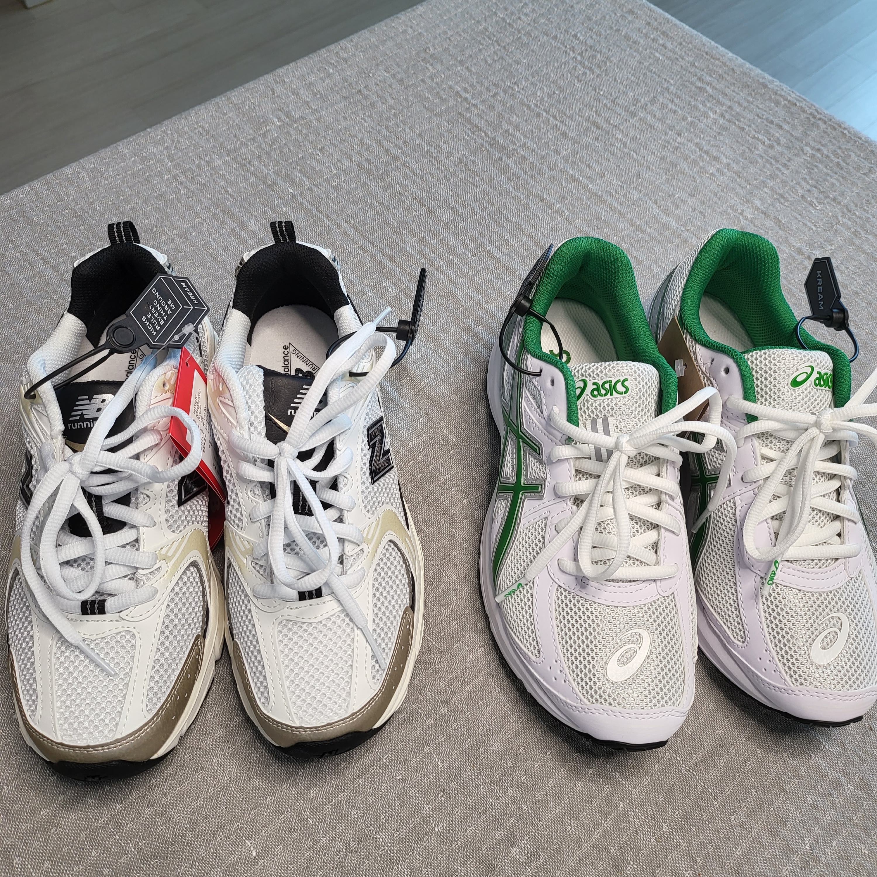 New Balance 530 White Gold 착용 스타일