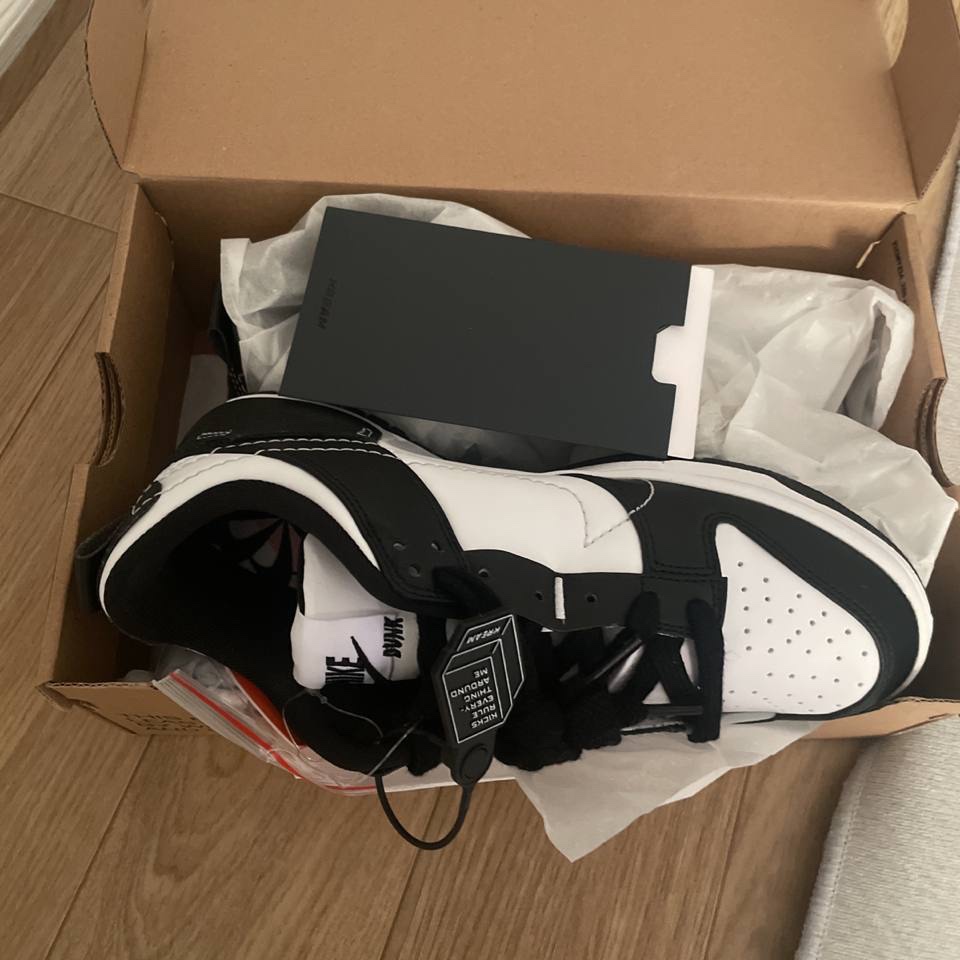 (W) Nike Dunk Low Disrupt 2 Black White 착용 스타일