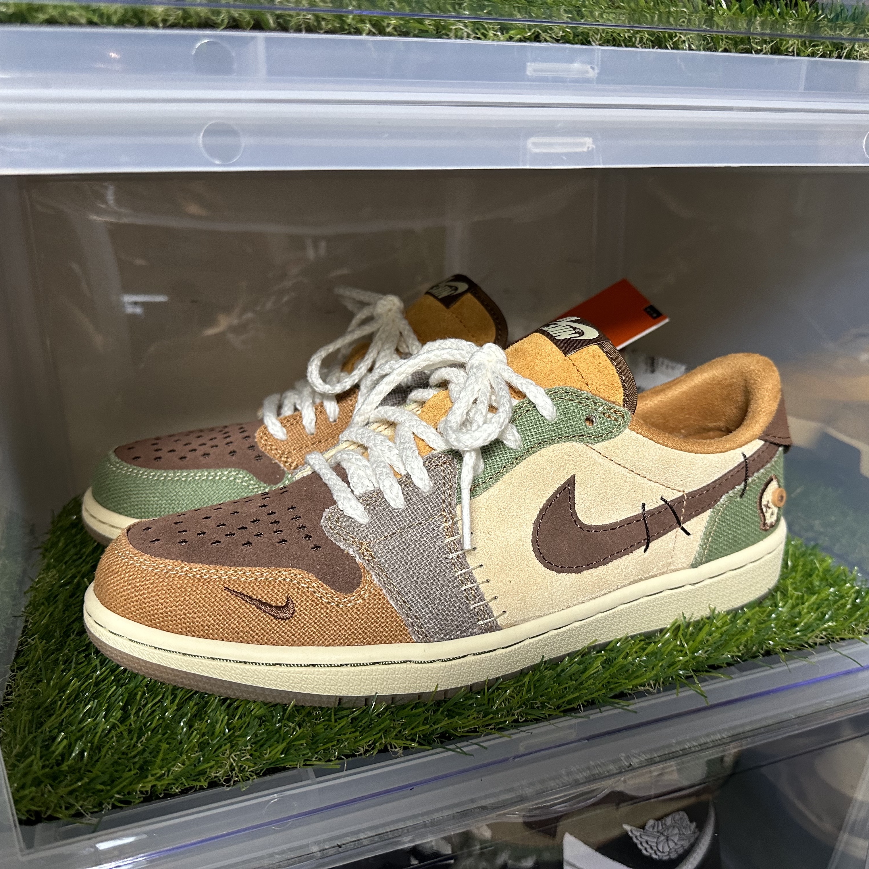 Jordan 1 x Zion Williamson Retro Low OG Flax and Oil Green 착용 스타일 - 1