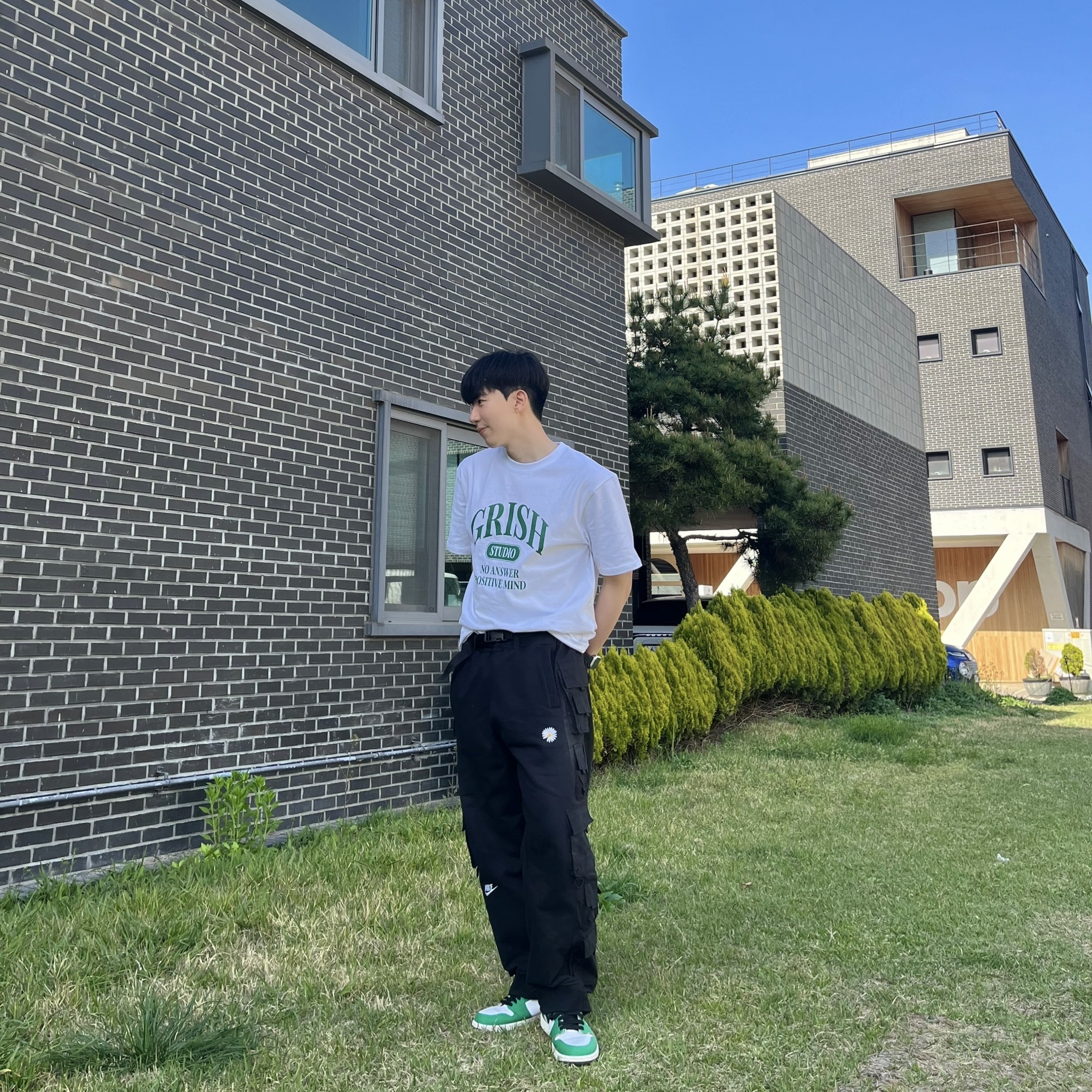 Nike x Peaceminusone Wide Pants Black (DR0096-010), (W) Jordan 1 Retro High OG Lucky Green 착용 스타일