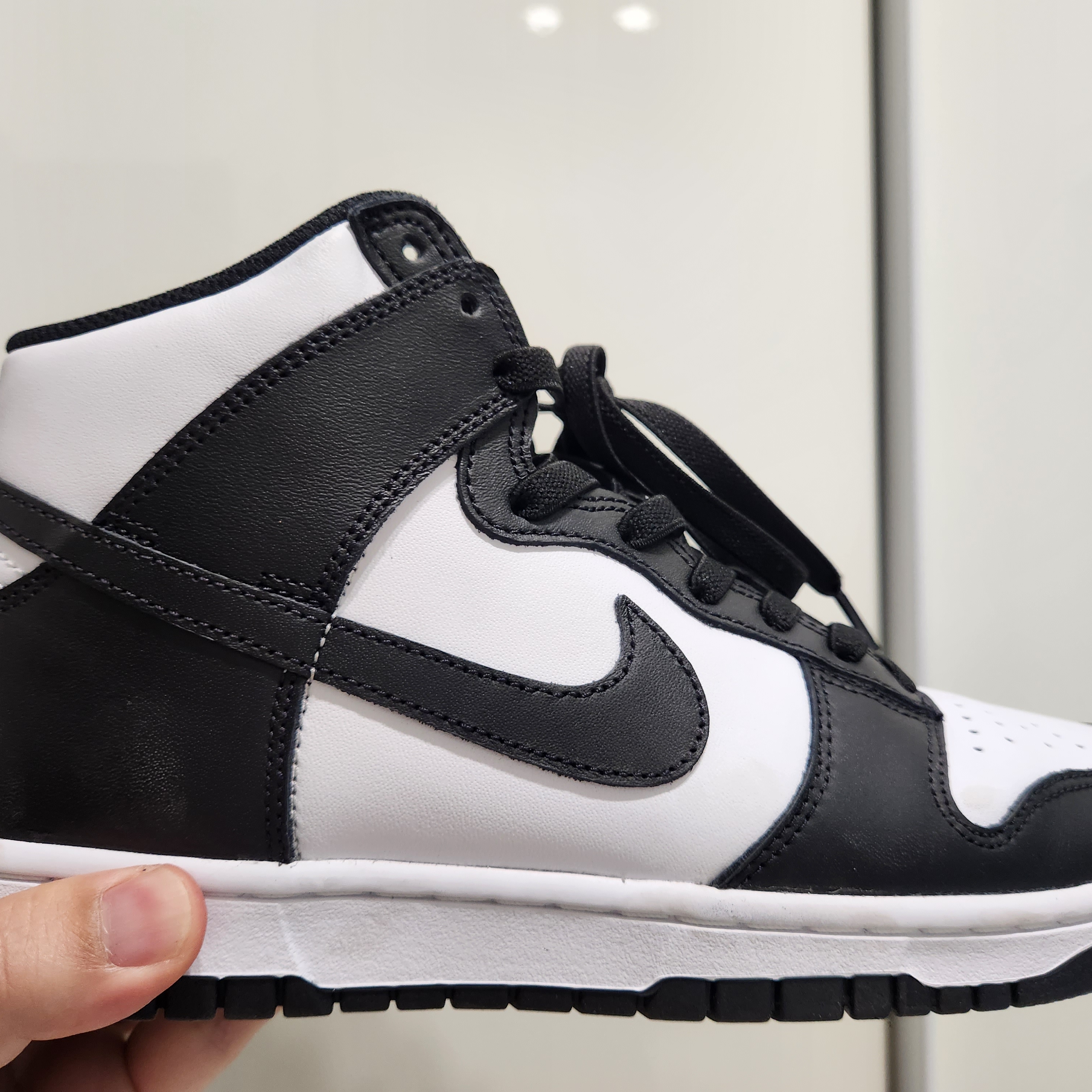 Nike Dunk High Retro Championship White 착용 스타일