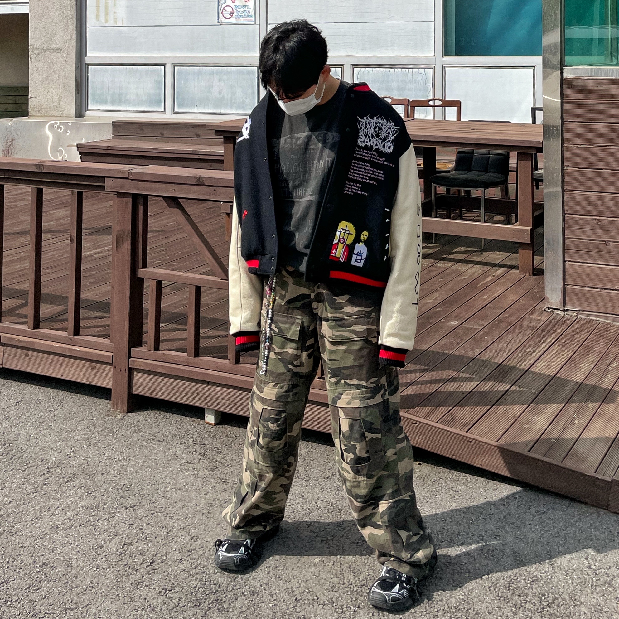 발렌시아가 3XL 스니커즈 블랙 화이트, 프로젝트 G/R 텍티컬 카고 팬츠 카모 착용 스타일 - 1