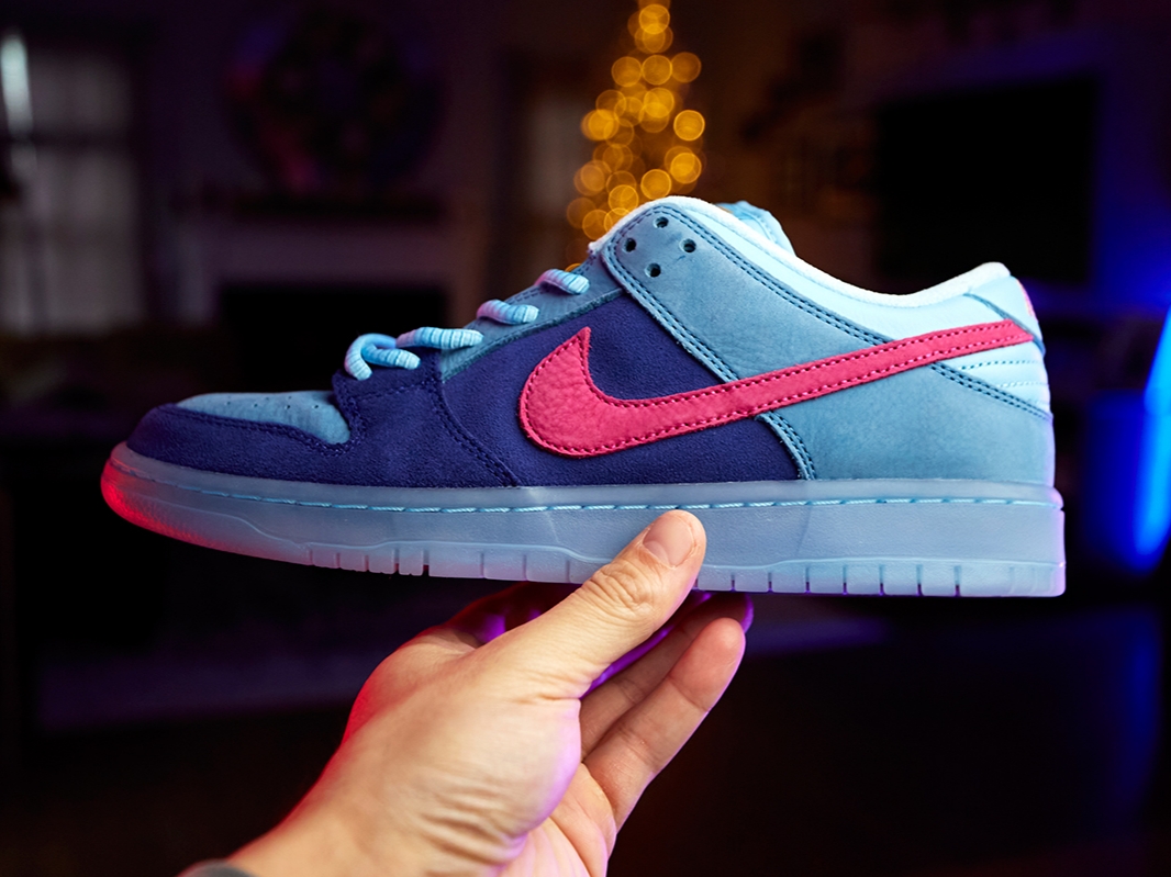 Nike x Run The Jewels SB Dunk Low Deep Royal Blue and Active Pink 착용 스타일