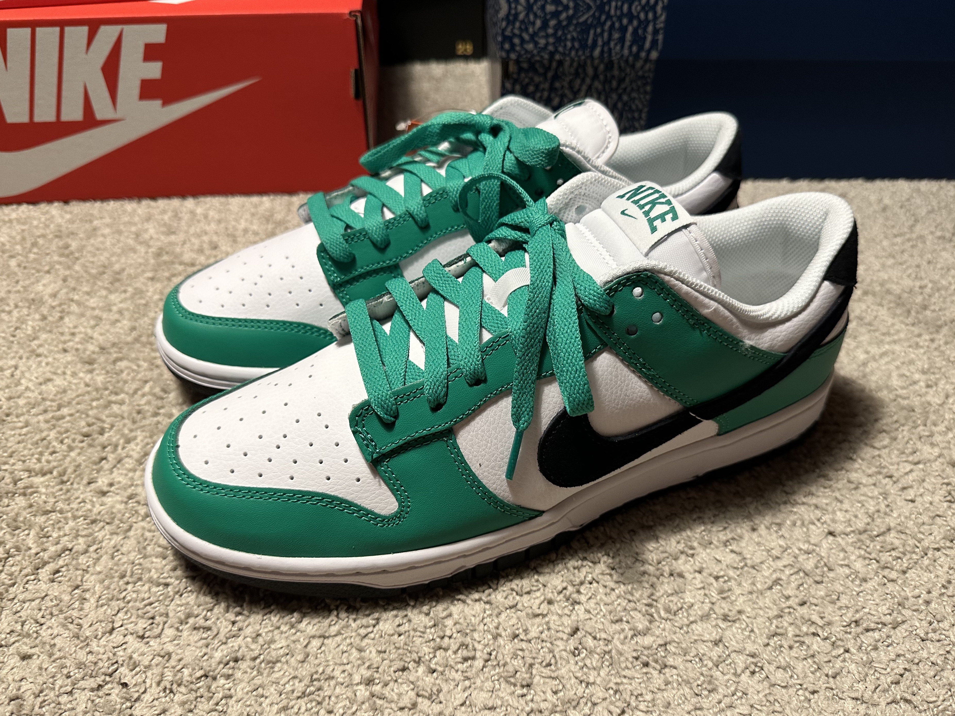 Nike Dunk Low White Green 착용 스타일 - 1