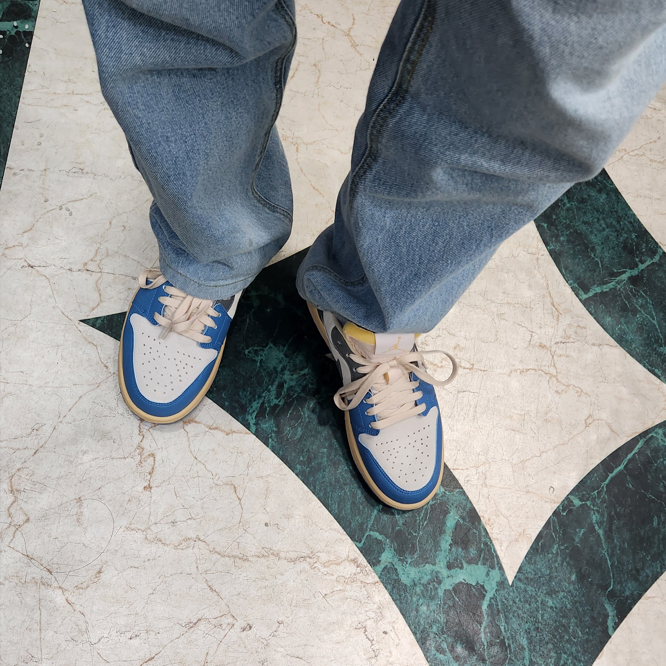 Jordan 1 Low SE Tokyo 96 착용 스타일