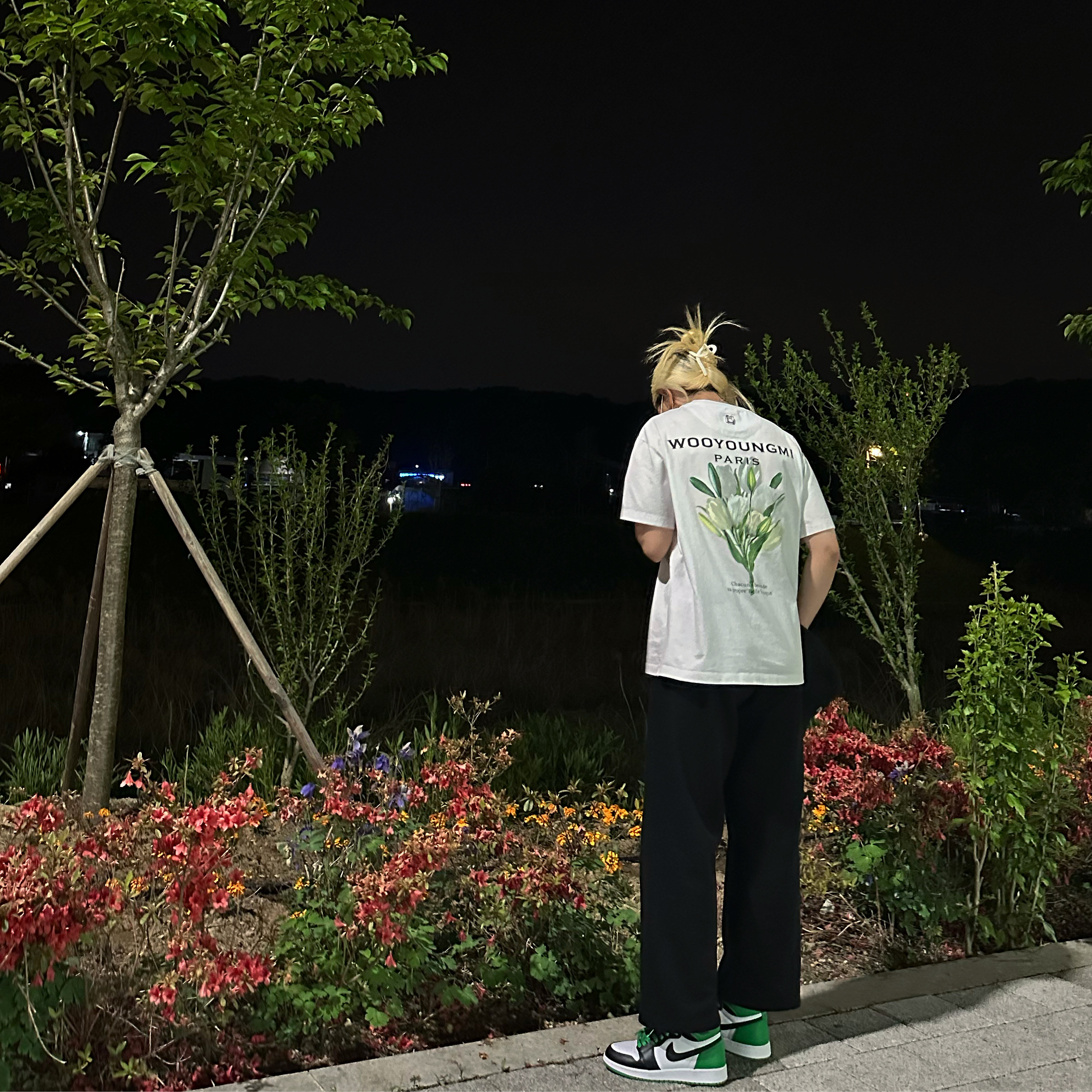 (GS) Jordan 1 Retro High OG Black and Lucky Green, Wooyoungmi Flower Print Back Logo T-Shirt White - 22SS 착용 스타일
