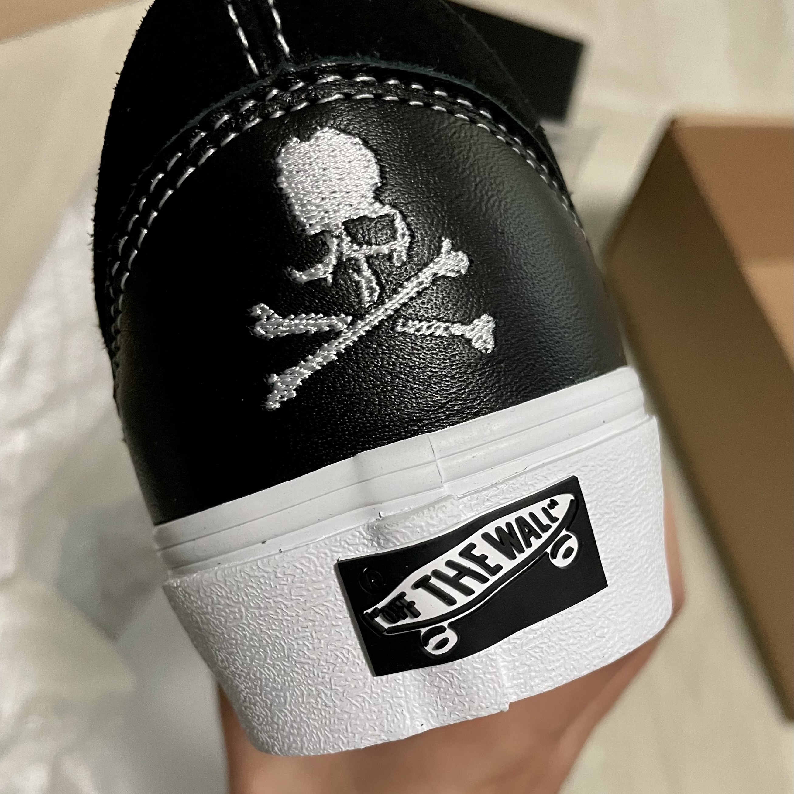 Vans Vault x Mastermind World Old Skool Bolt Black 착용 스타일 - 4