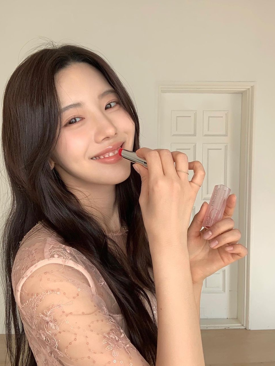 Dior Addict Lip Glow 031 Strawberry 착용 스타일