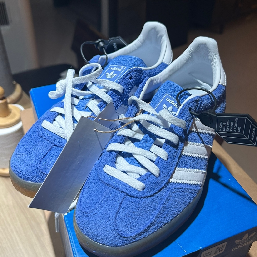 (W) Adidas Gazelle Indoor Blue Fusion Cloud White 착용 스타일