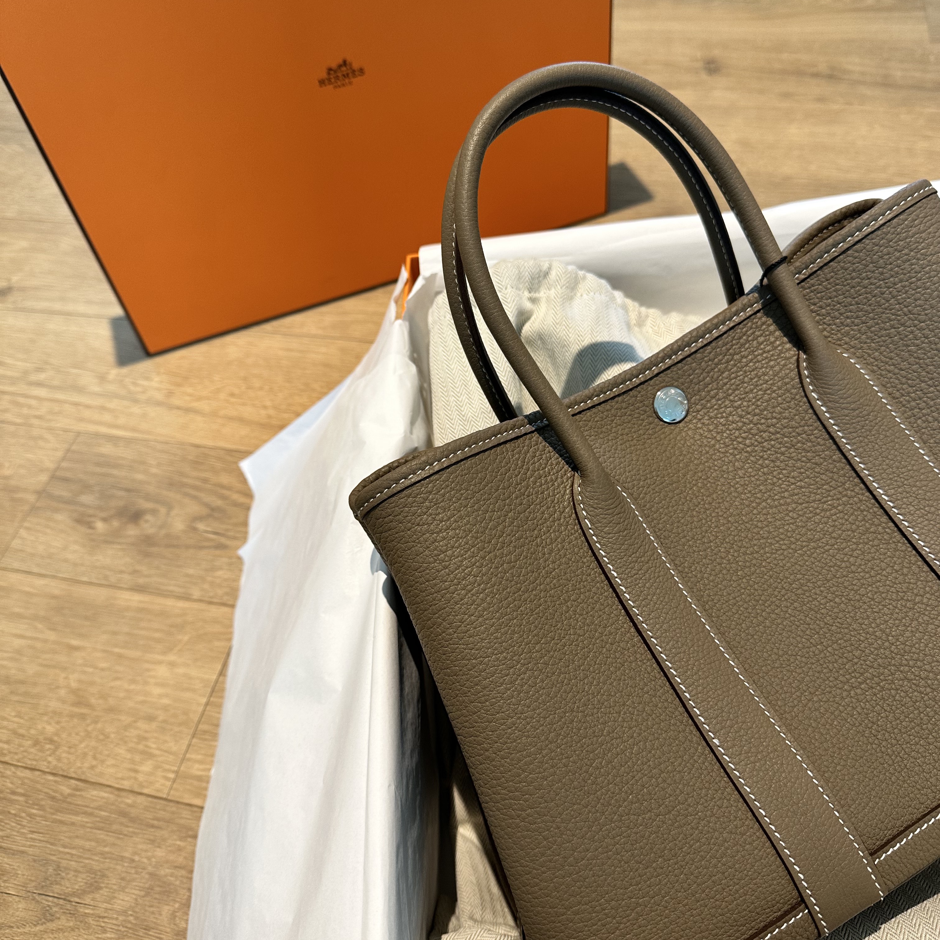 Hermes Garden Party 30 Bag Negonda & Palladium Etoupe 착용 스타일