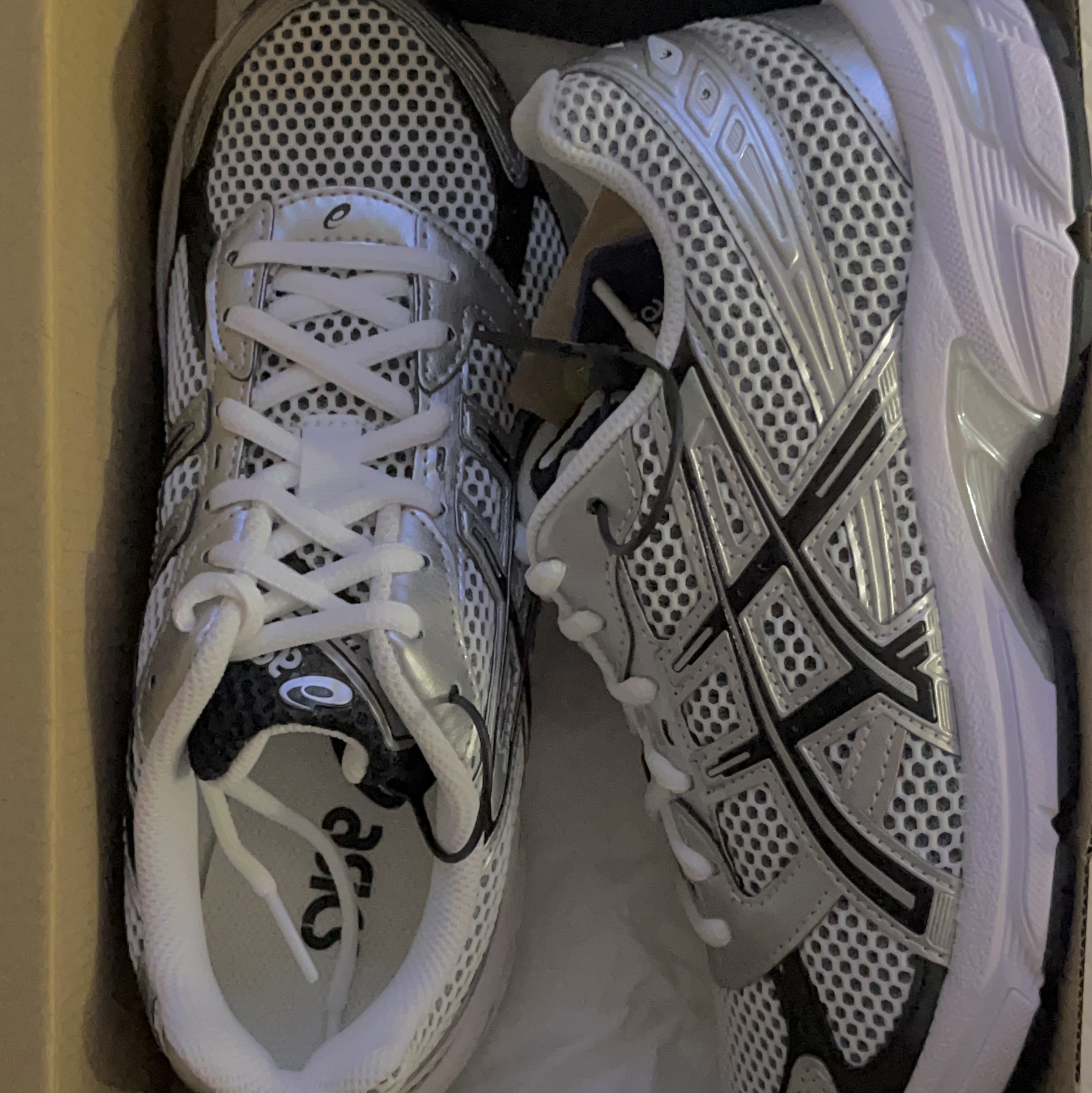 Asics Gel-1130 White Black 착용 스타일