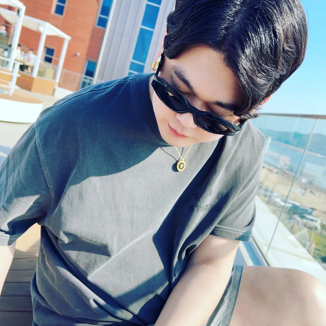 IAB Studio Woven Shorts Gray, IAB Studio Pigment T-Shirt Black 착용 스타일 - 4
