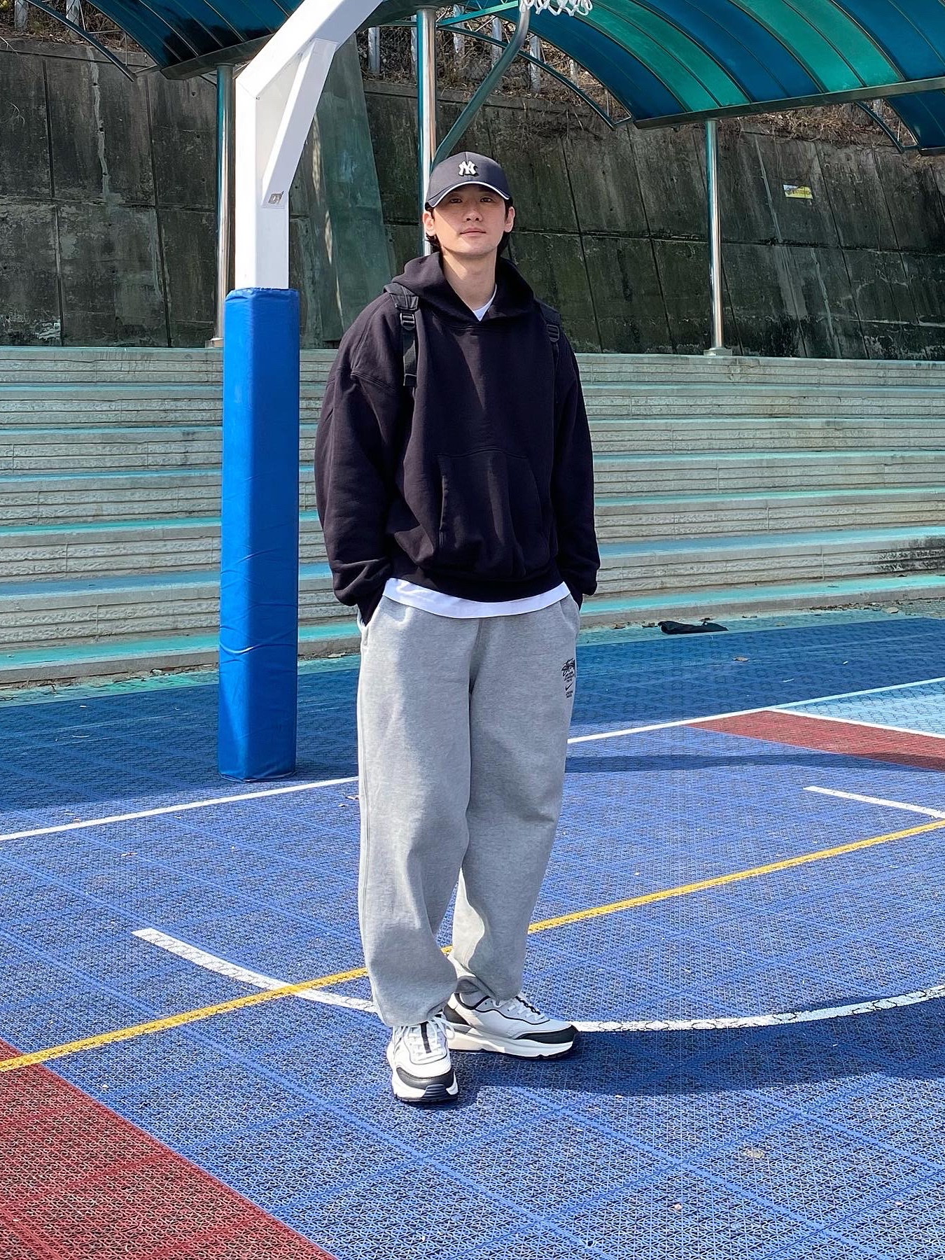 Nike x Stussy NRG ZR Fleece Pants Heather Grey - US/EU, Yeezy Gap Hoodie Black 착용 스타일 - 1