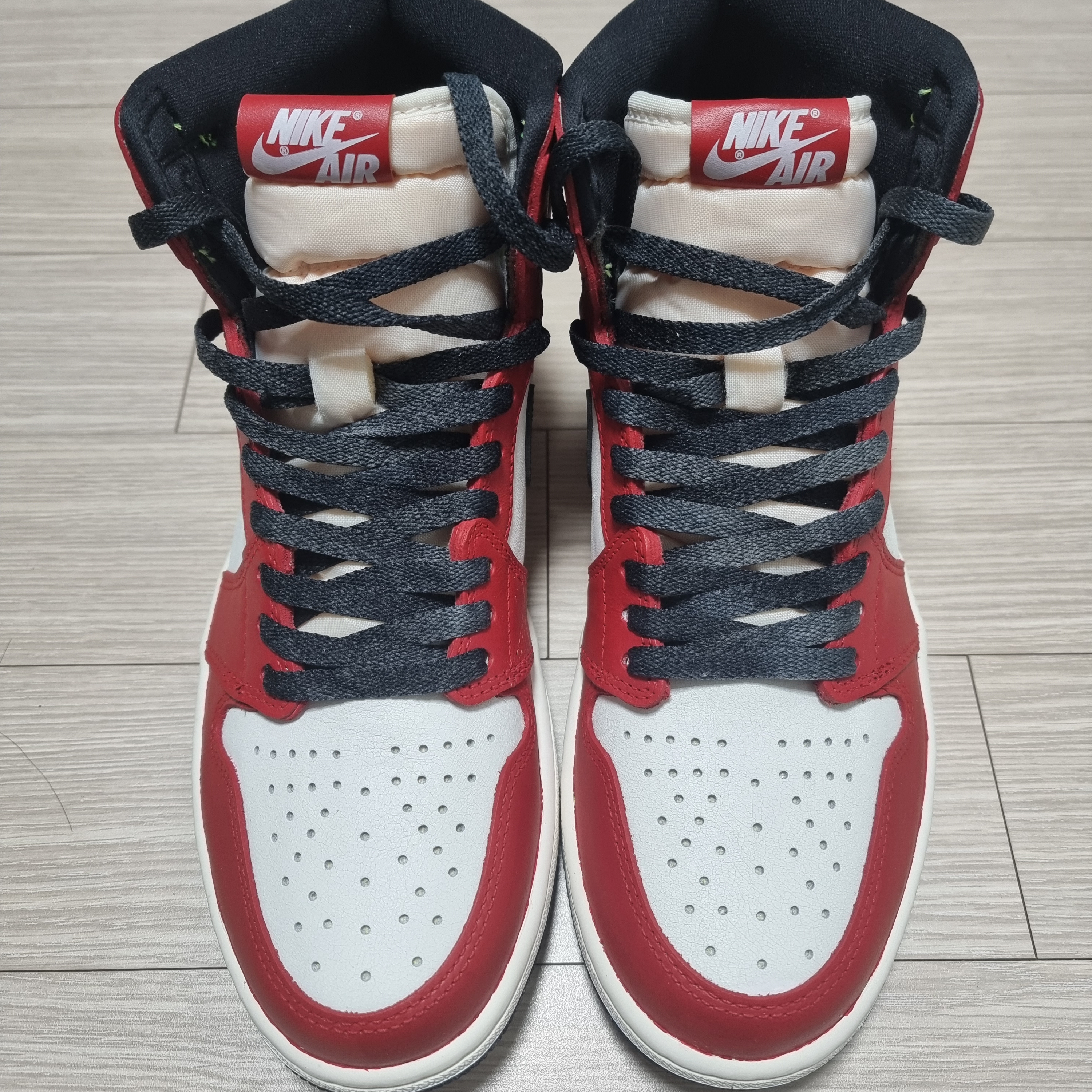 Jordan 1 Retro High OG Volt 착용 스타일 - 1