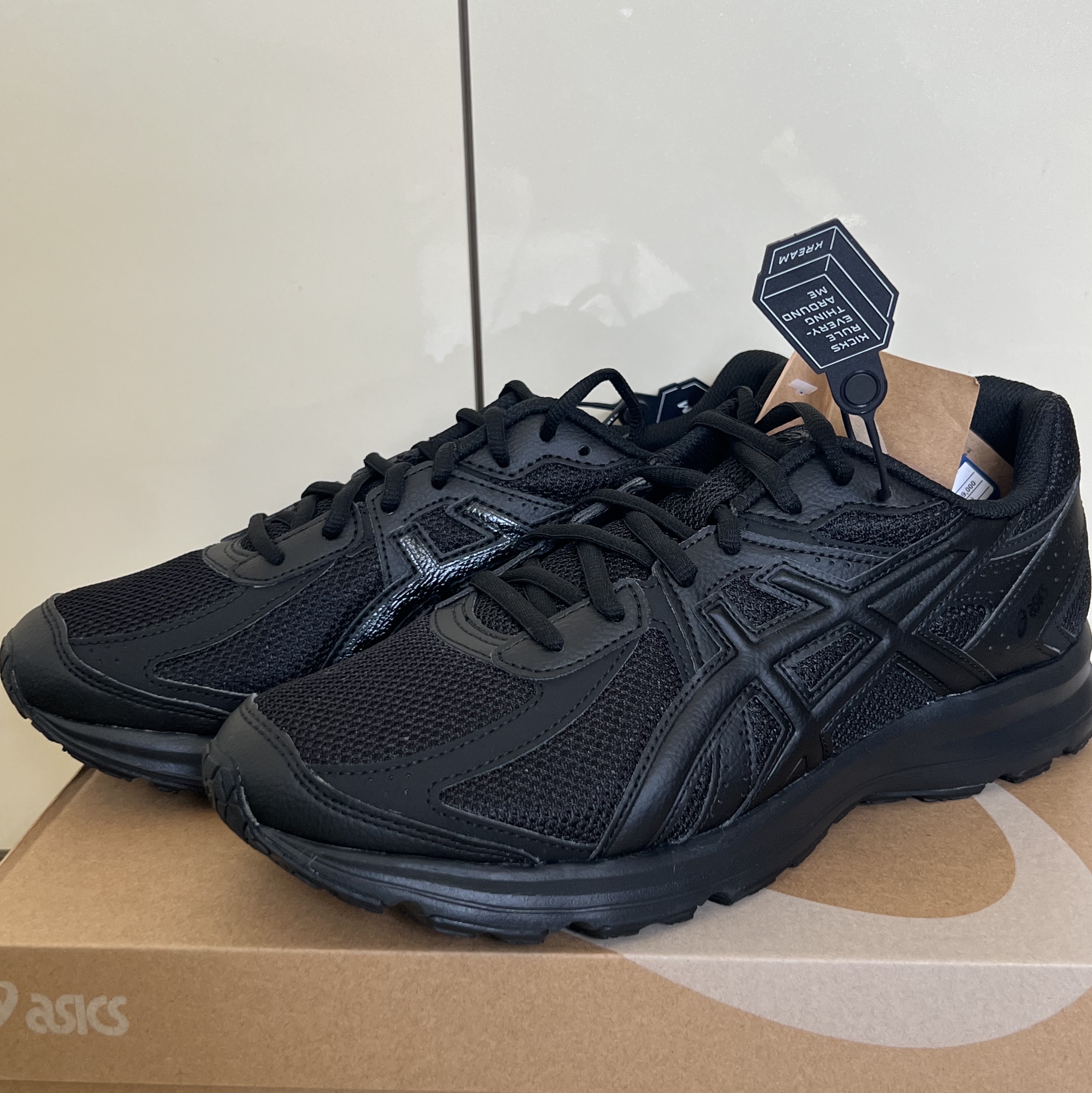 Asics Jog 100 S Black - 2E Wide 착용 스타일