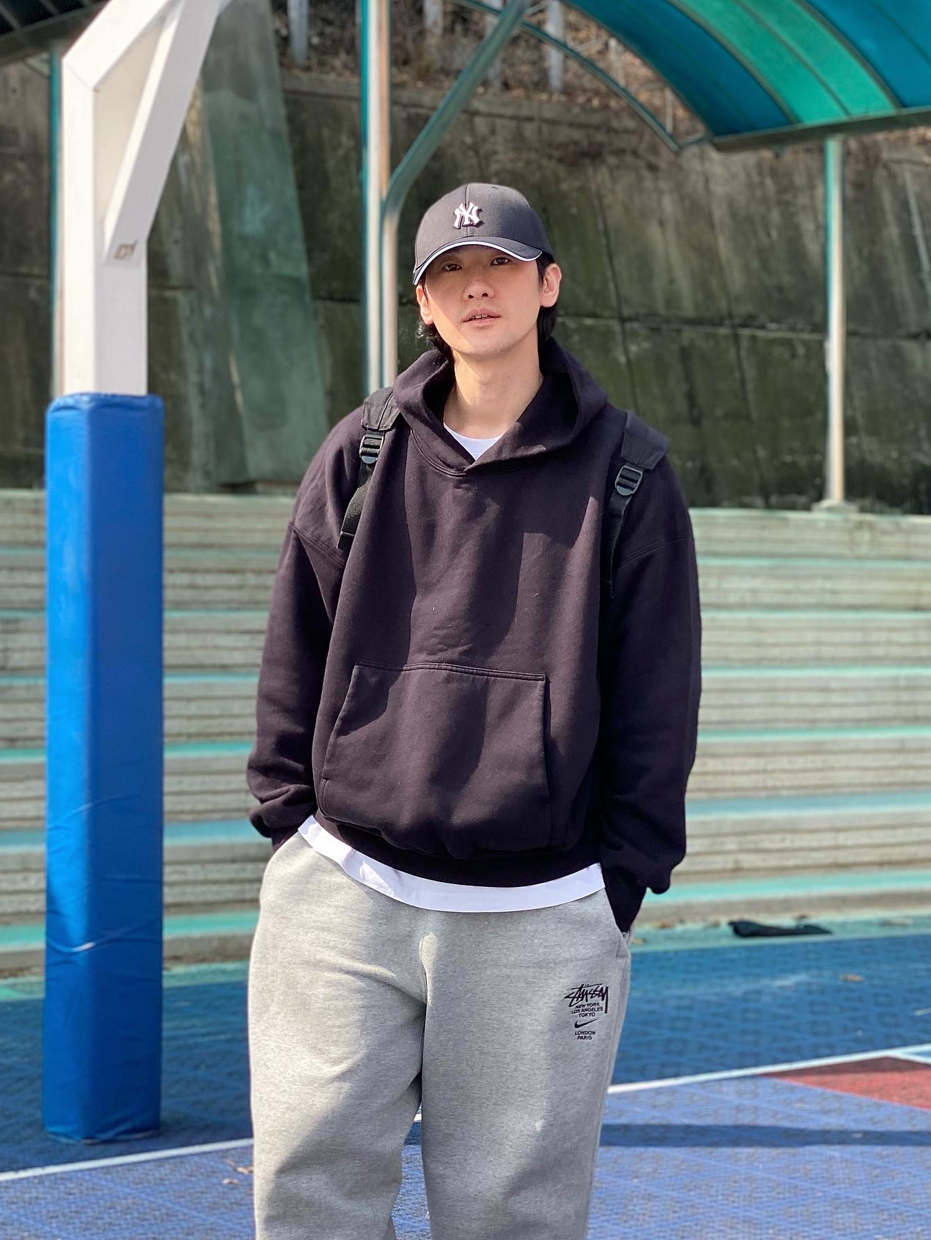 Nike x Stussy NRG ZR Fleece Pants Heather Grey - US/EU, Yeezy Gap Hoodie Black 착용 스타일 - 3