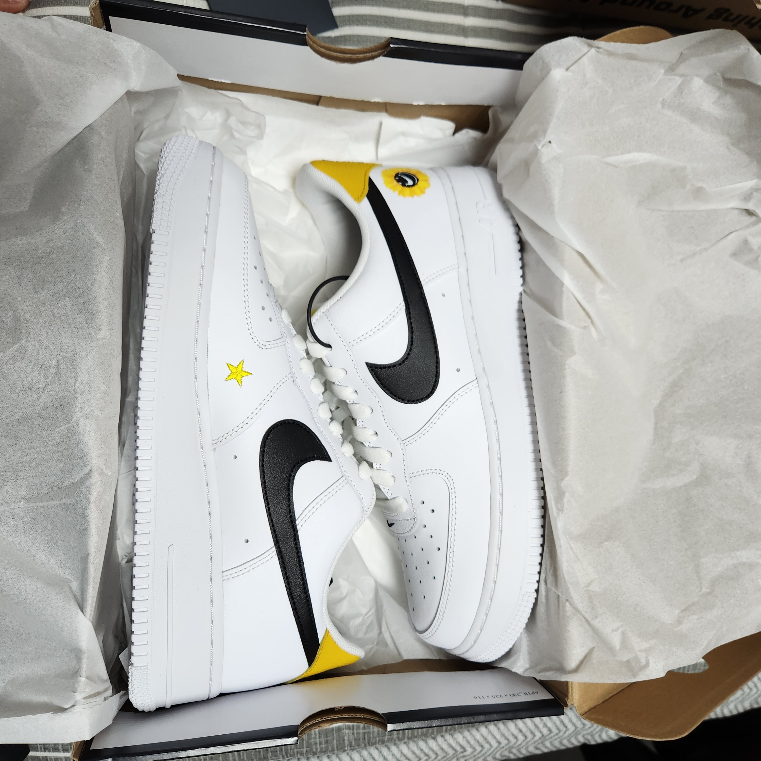 Nike Air Force 1 '07 LV8 2 Have a Nike Day 착용 스타일 - 1