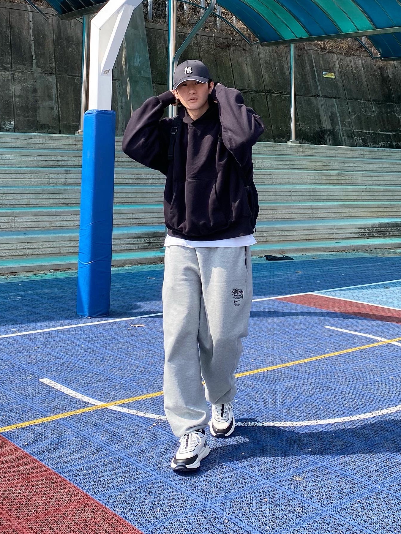 Nike x Stussy NRG ZR Fleece Pants Heather Grey - US/EU, Yeezy Gap Hoodie Black 착용 스타일 - 4