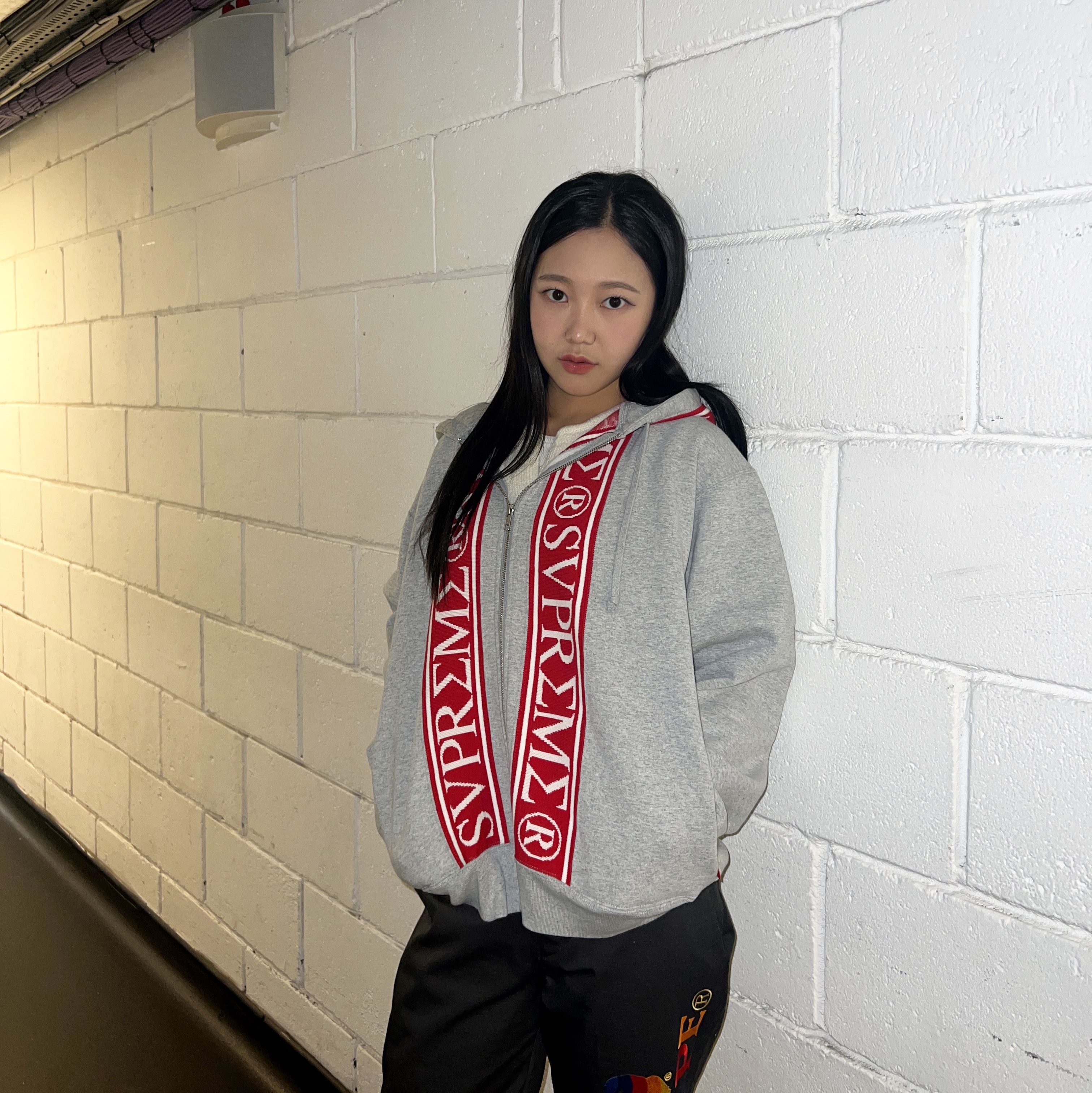 Supreme Roman Zip Up Hooded Sweatshirt Heather Grey - 23SS 착용 스타일
