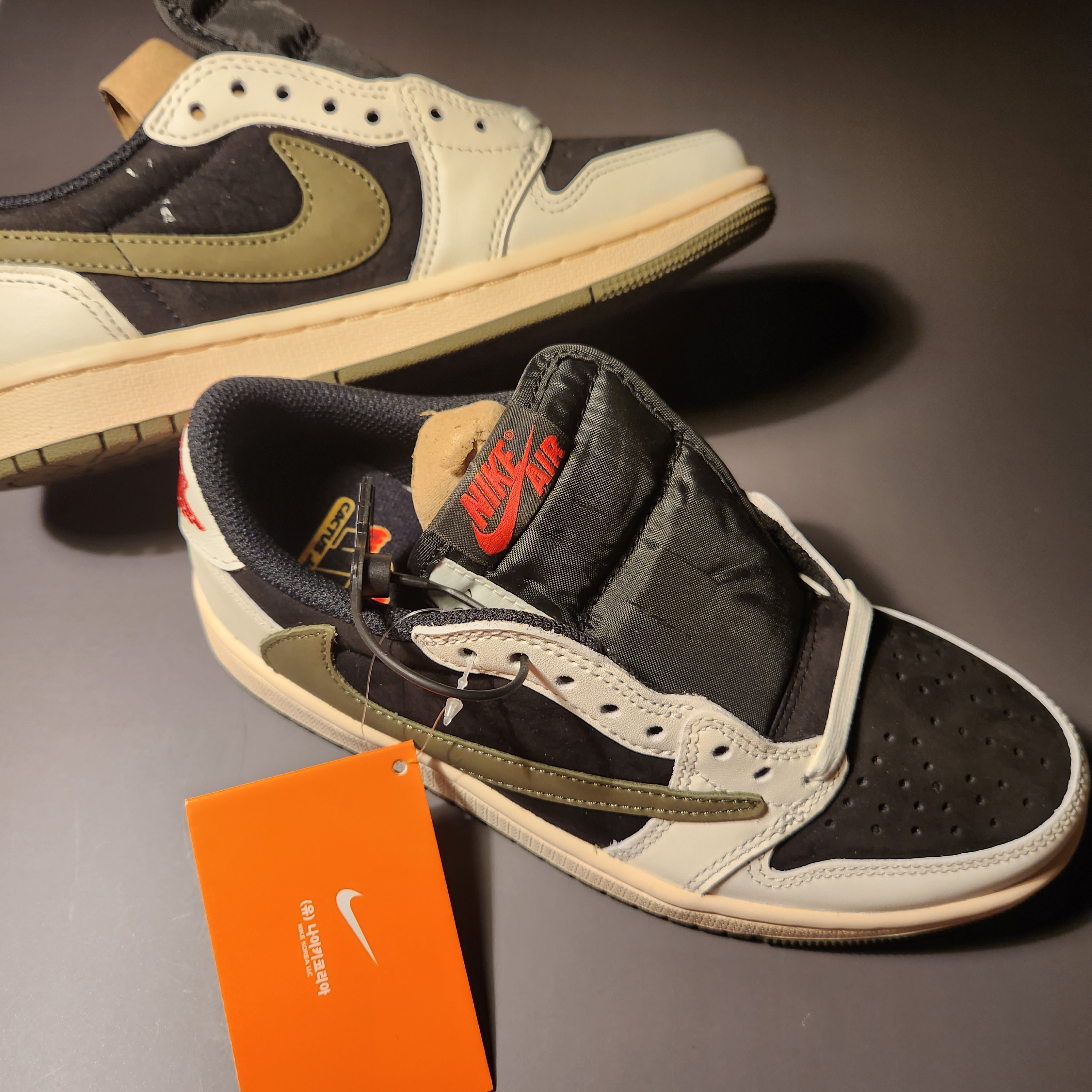 (W) Jordan 1 x Travis Scott Retro Low OG SP Medium Olive 착용 스타일