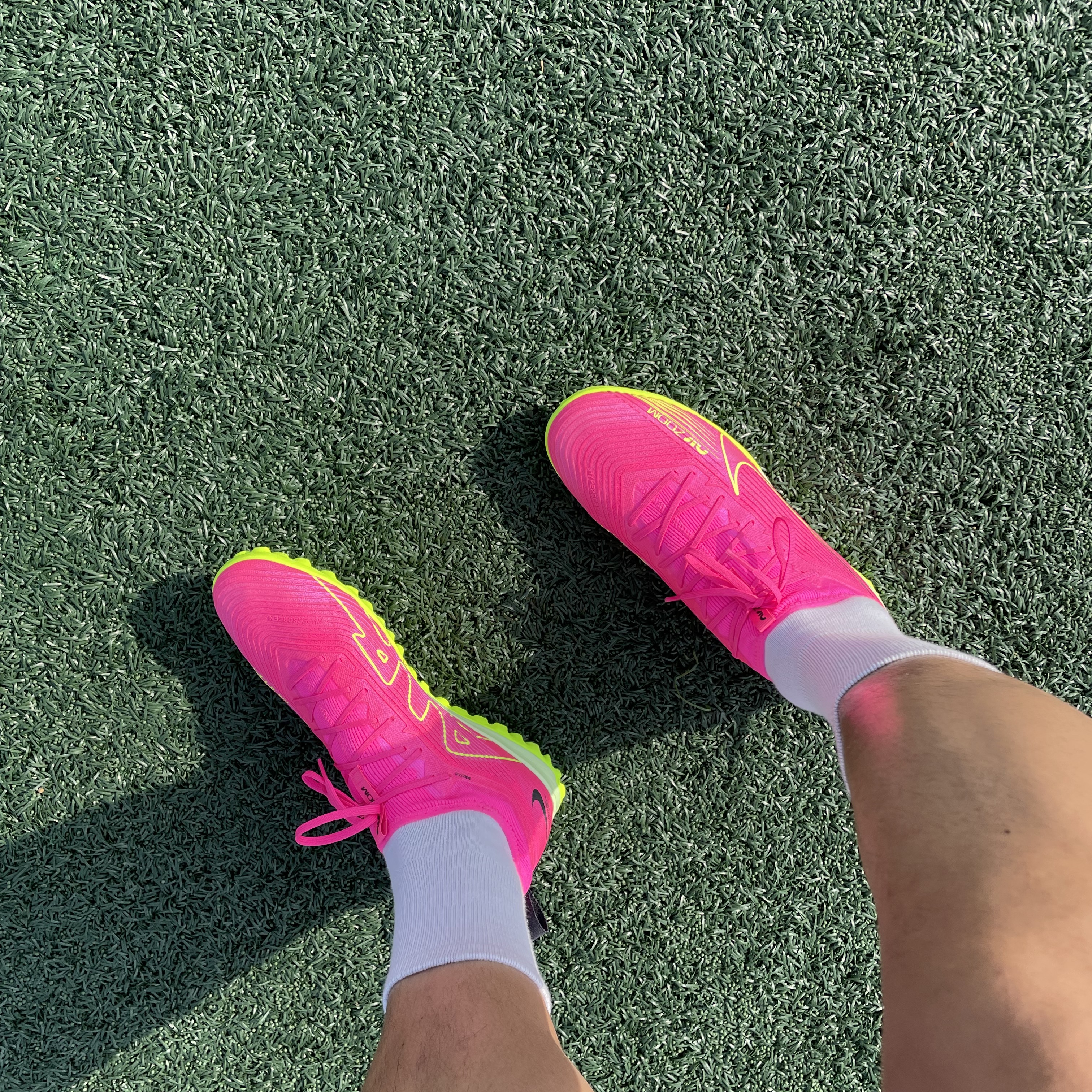 Nike Zoom Mercurial Vapor 15 Pro TF Pink Blast Volt 착용 스타일
