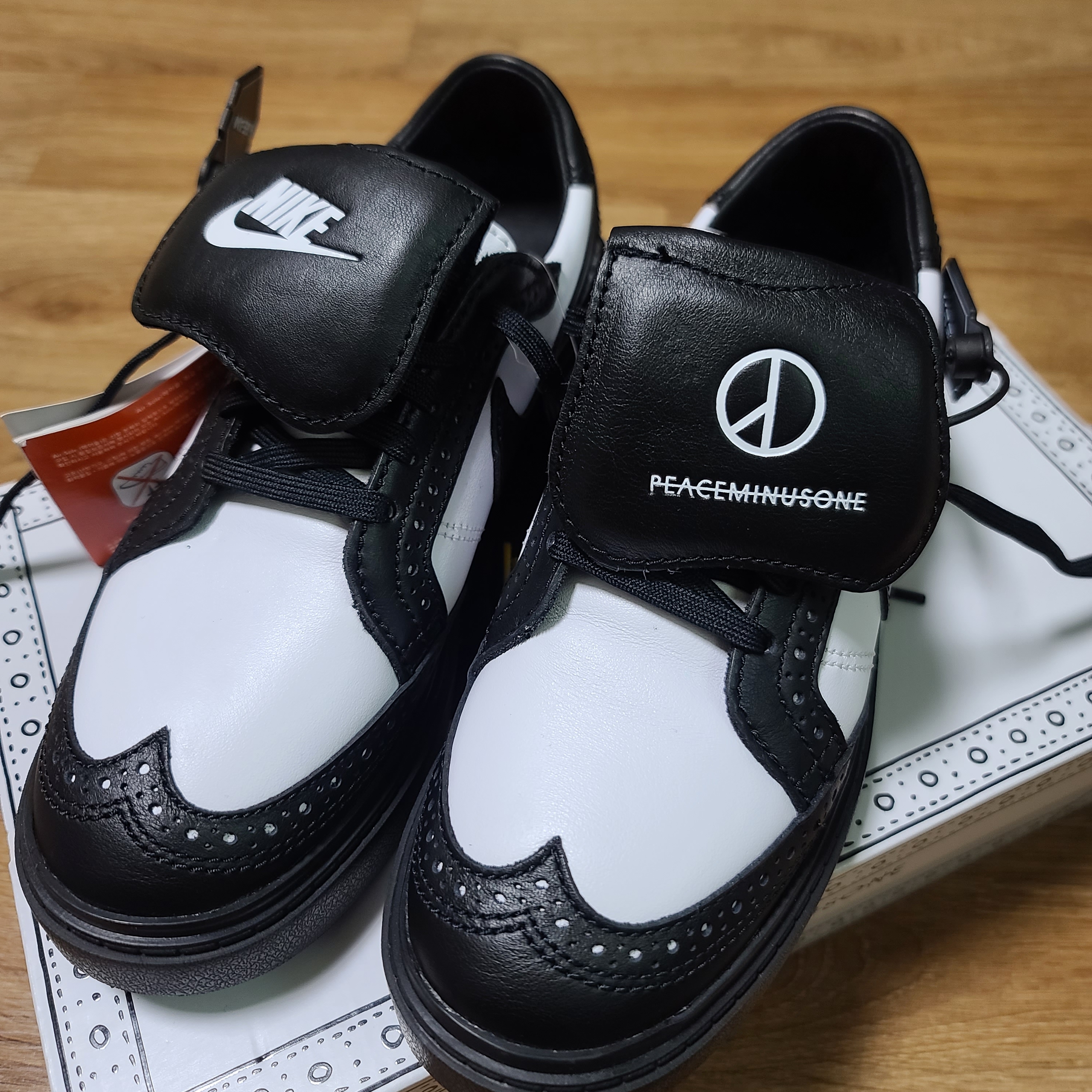 Nike x Peaceminusone Kwondo1 Black and White 착용 스타일 - 1
