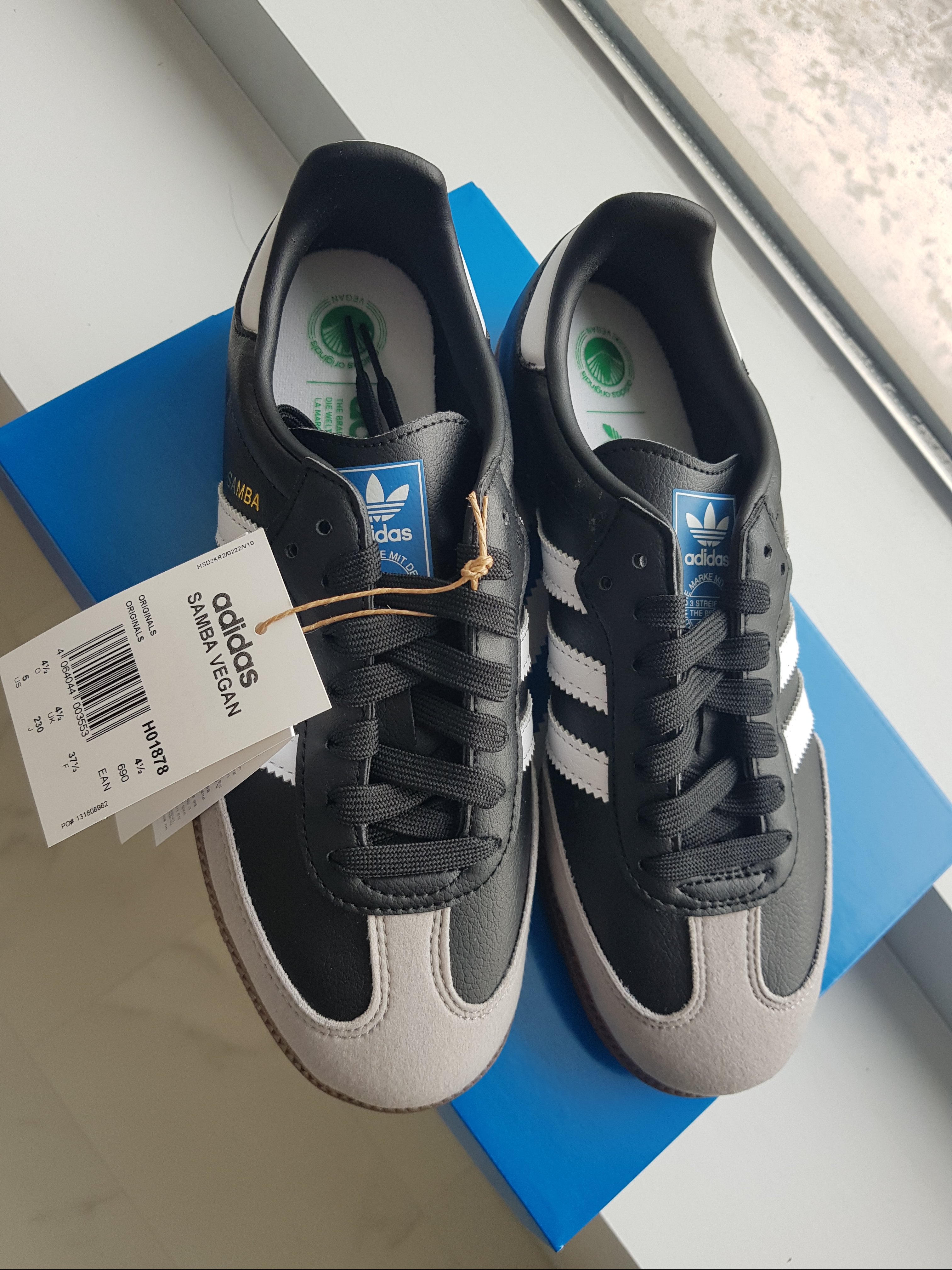 Adidas Samba Vegan Black White 착용 스타일