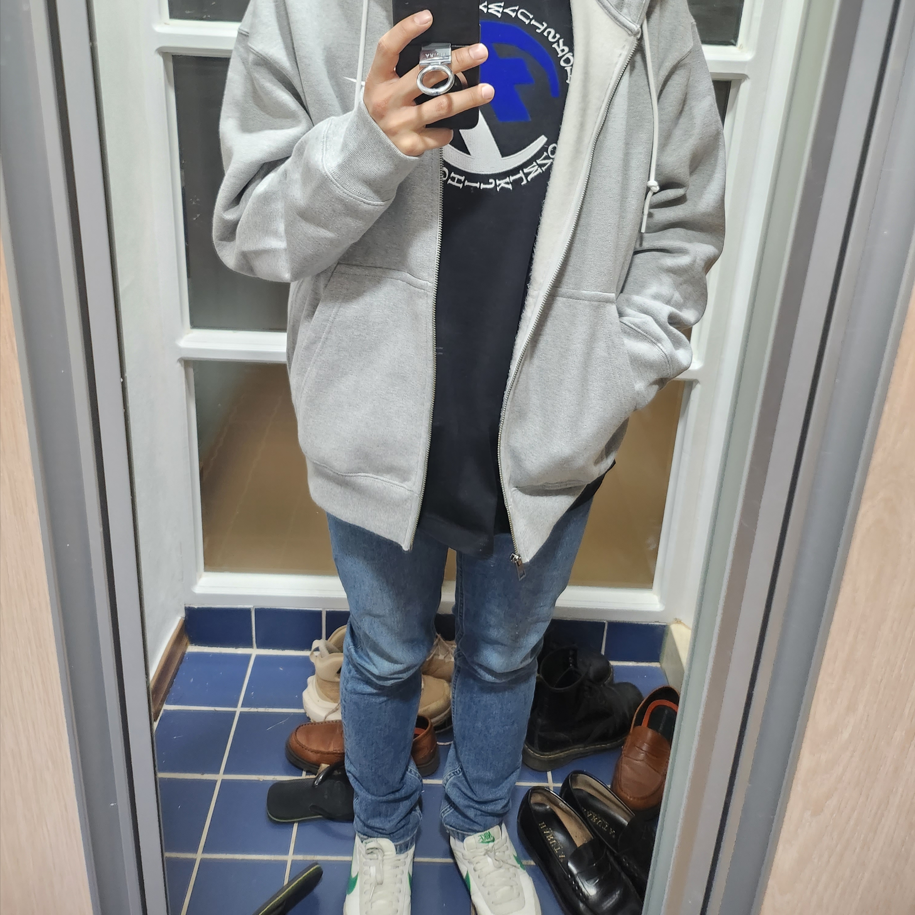 Zara x Ader Error Graphic T-Shirt Black, Nike NRG Solo Swoosh Full Zip Hoodie Dark Grey Heather - Asia 착용 스타일