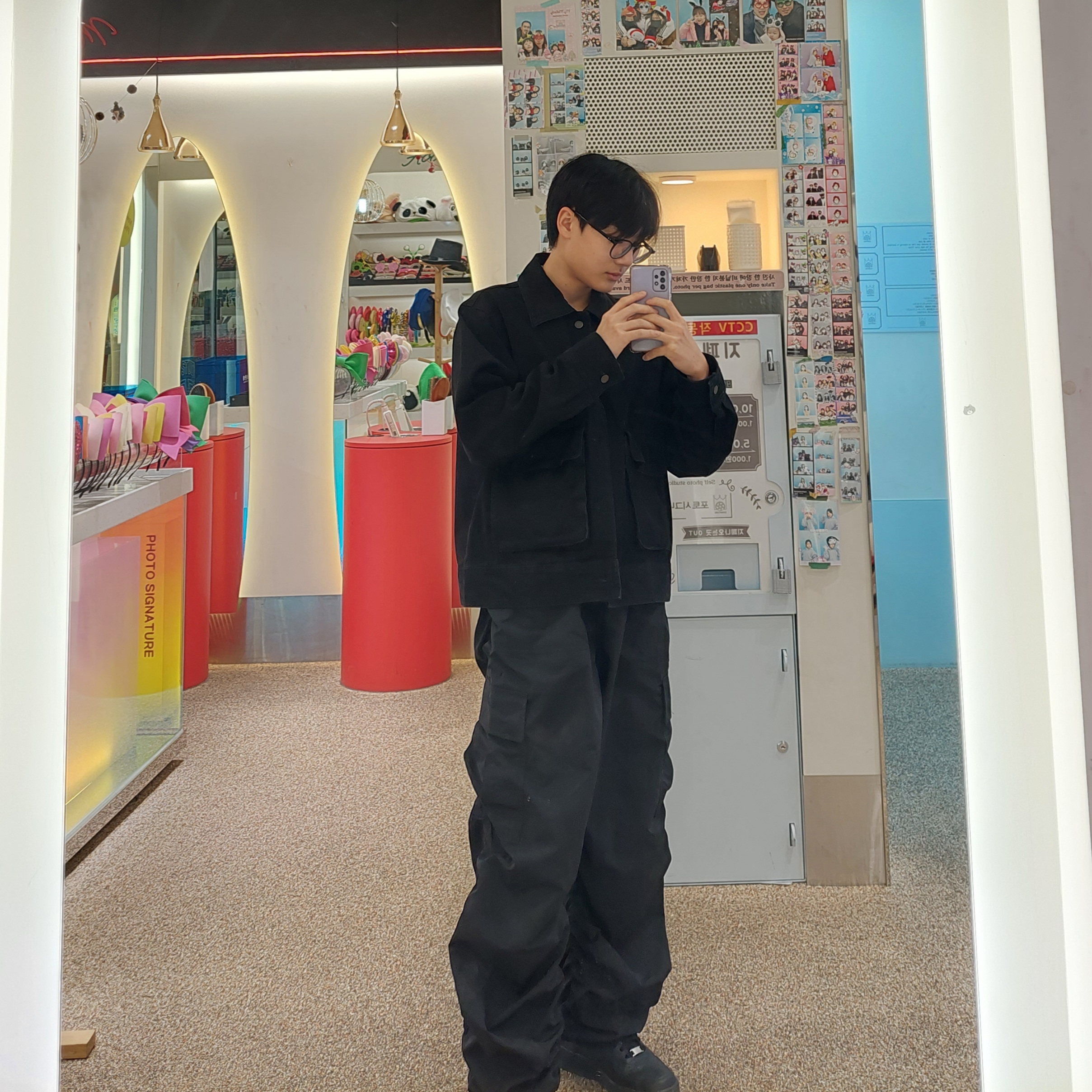 나이키 에어포스 1 '07 로우 트리플 블랙 착용 스타일