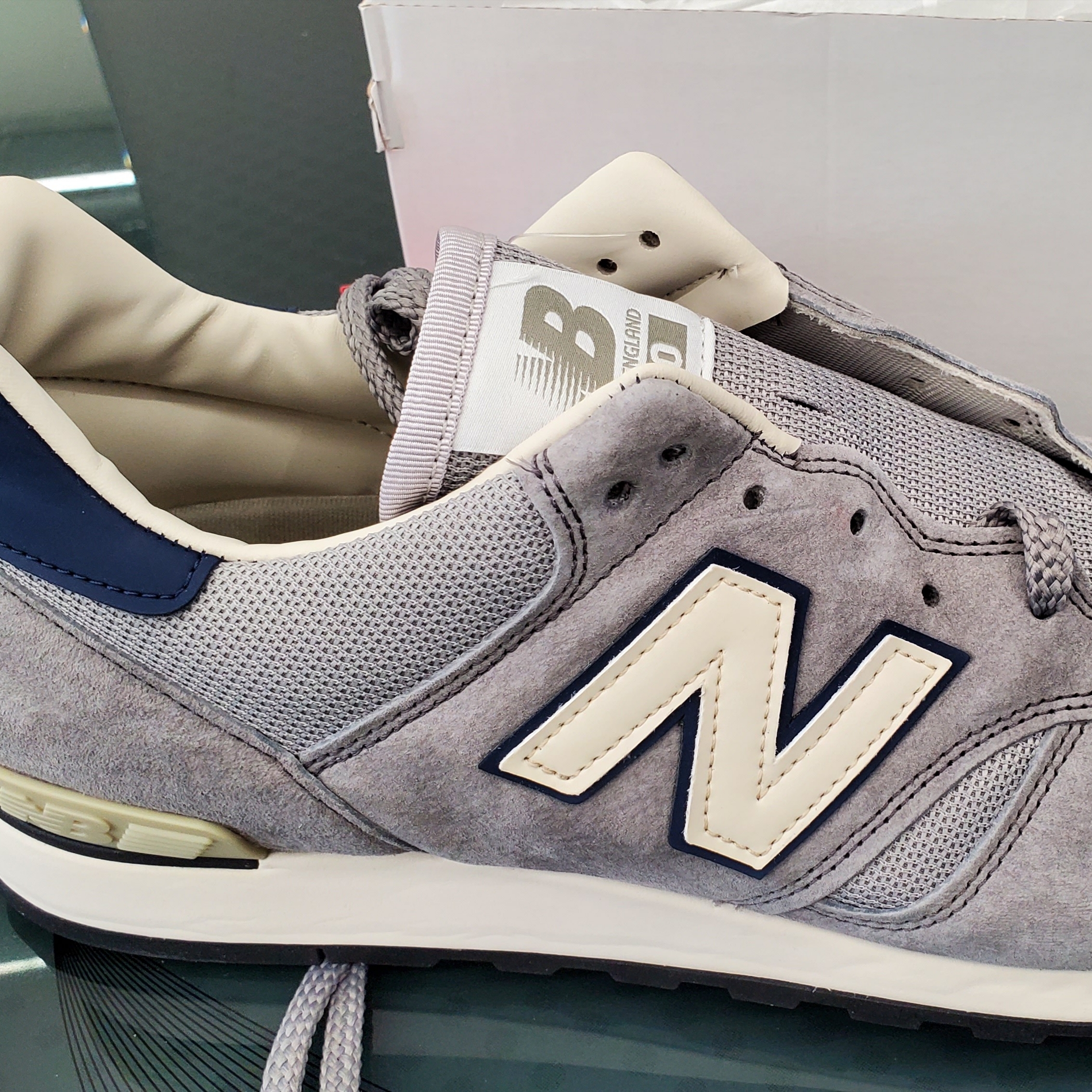 New Balance 670 Made in UK 40th Anniversary Grey 착용 스타일