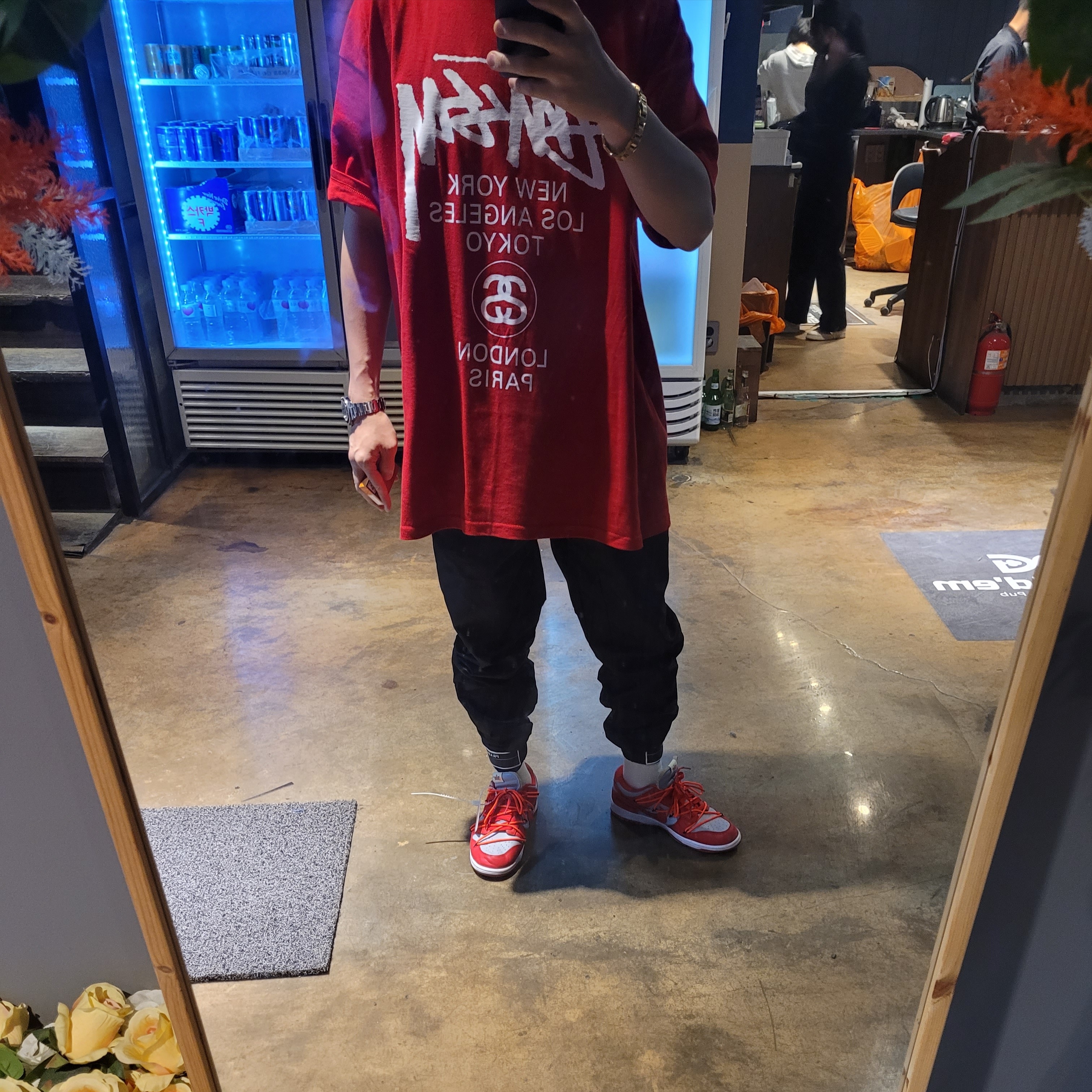 Stussy World Tour T-Shirt White 2023, Nike x Off-White Dunk Low The 50 - Lot 18 착용 스타일