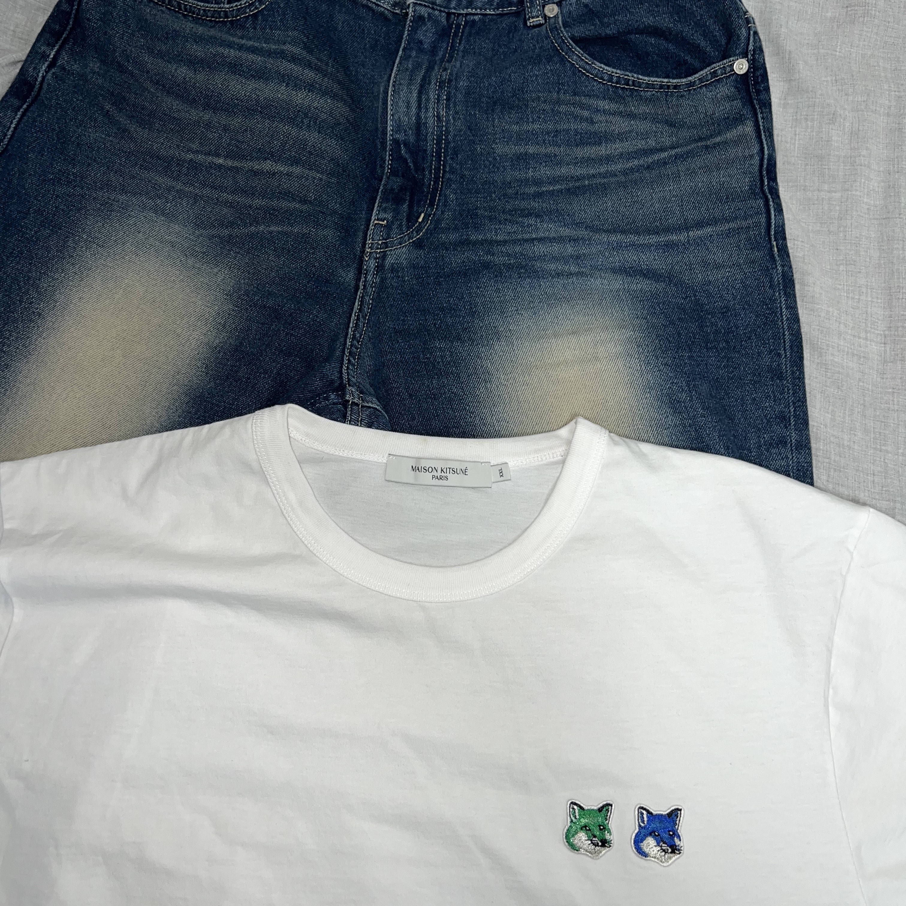 Maison Kitsune Double Monochrome Fox Head Patch Classic T-Shirt White 착용 스타일