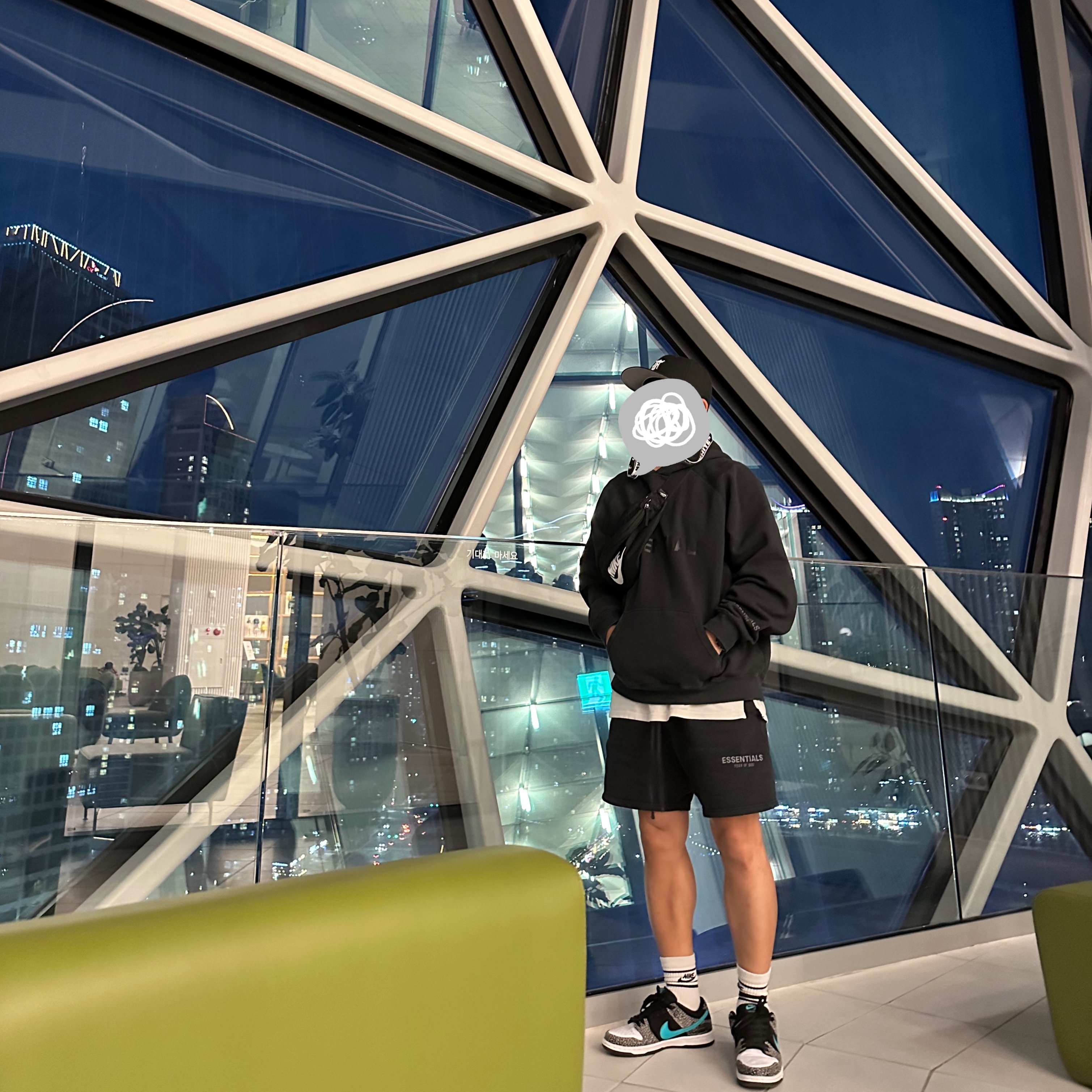 Essentials x New Era Sized Cap Black, Essentials 3D Silicon Applique Pullover Hoodie Dark Slate/Black 2020 착용 스타일