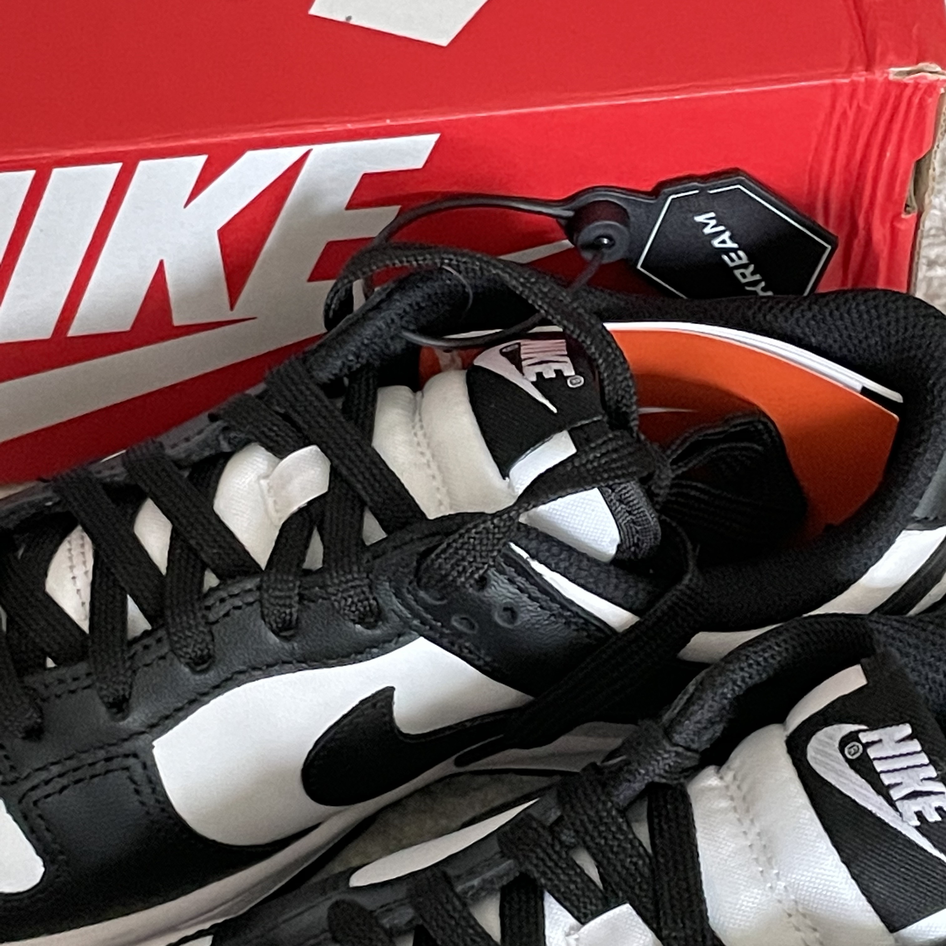 (W) Nike Dunk Low Black 착용 스타일