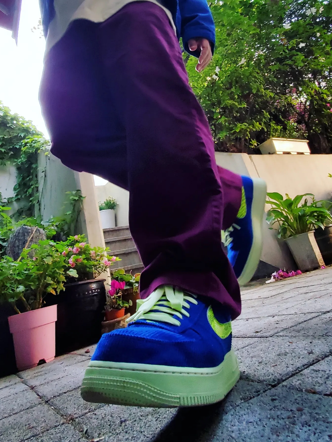 (W) Nike x Olivia Kim Air Force 1 Low No Cover, Essentials x New Era Sized Cap Light Royal 착용 스타일 - 1