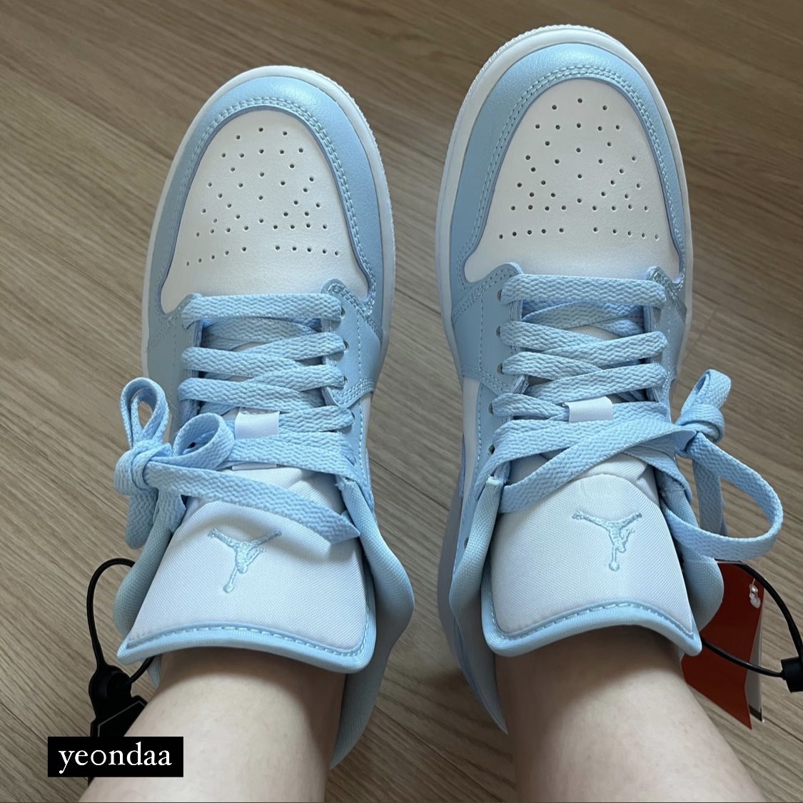 (W) Jordan 1 Low White Ice Blue 착용 스타일 - 3