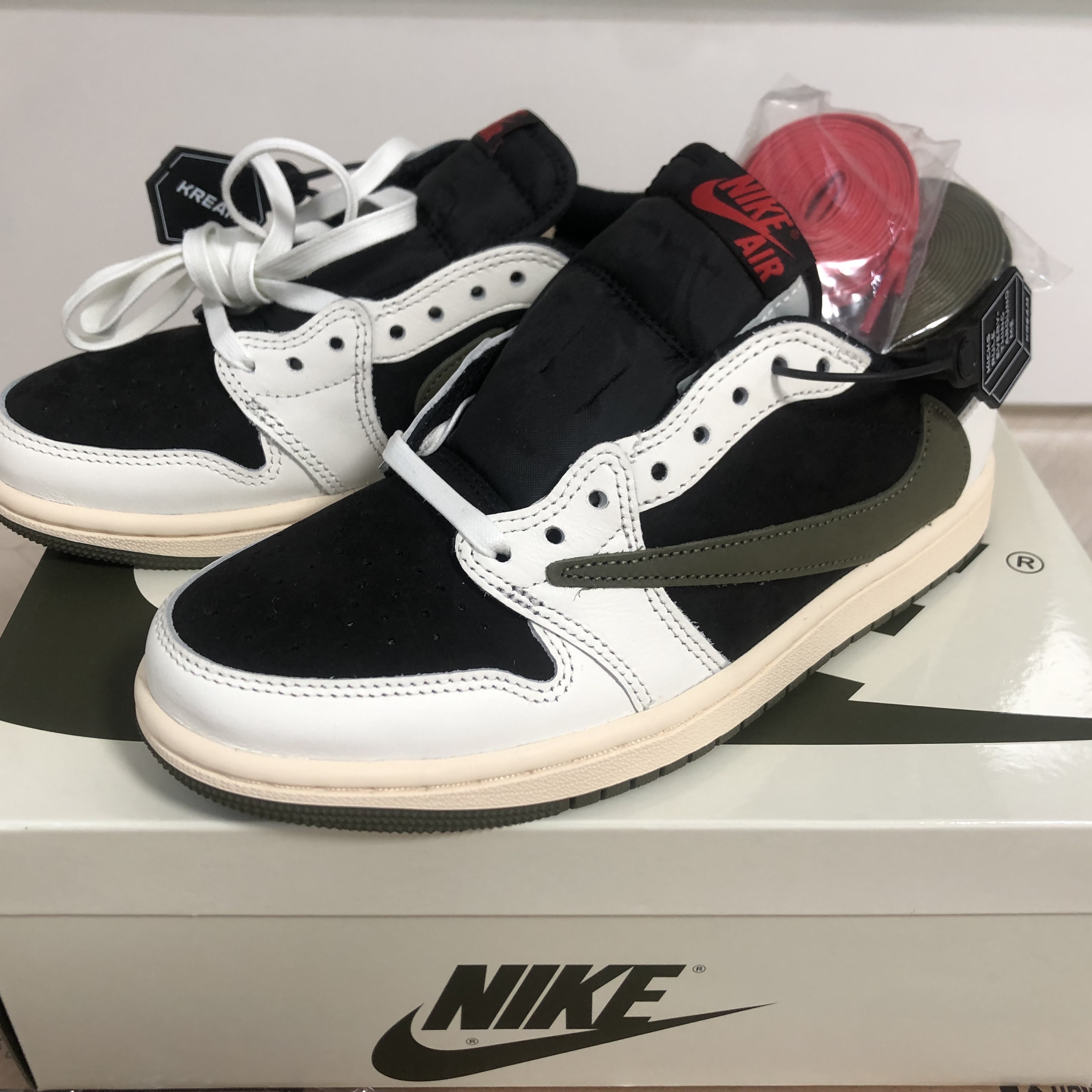 (W) Jordan 1 x Travis Scott Retro Low OG SP Medium Olive 착용 스타일