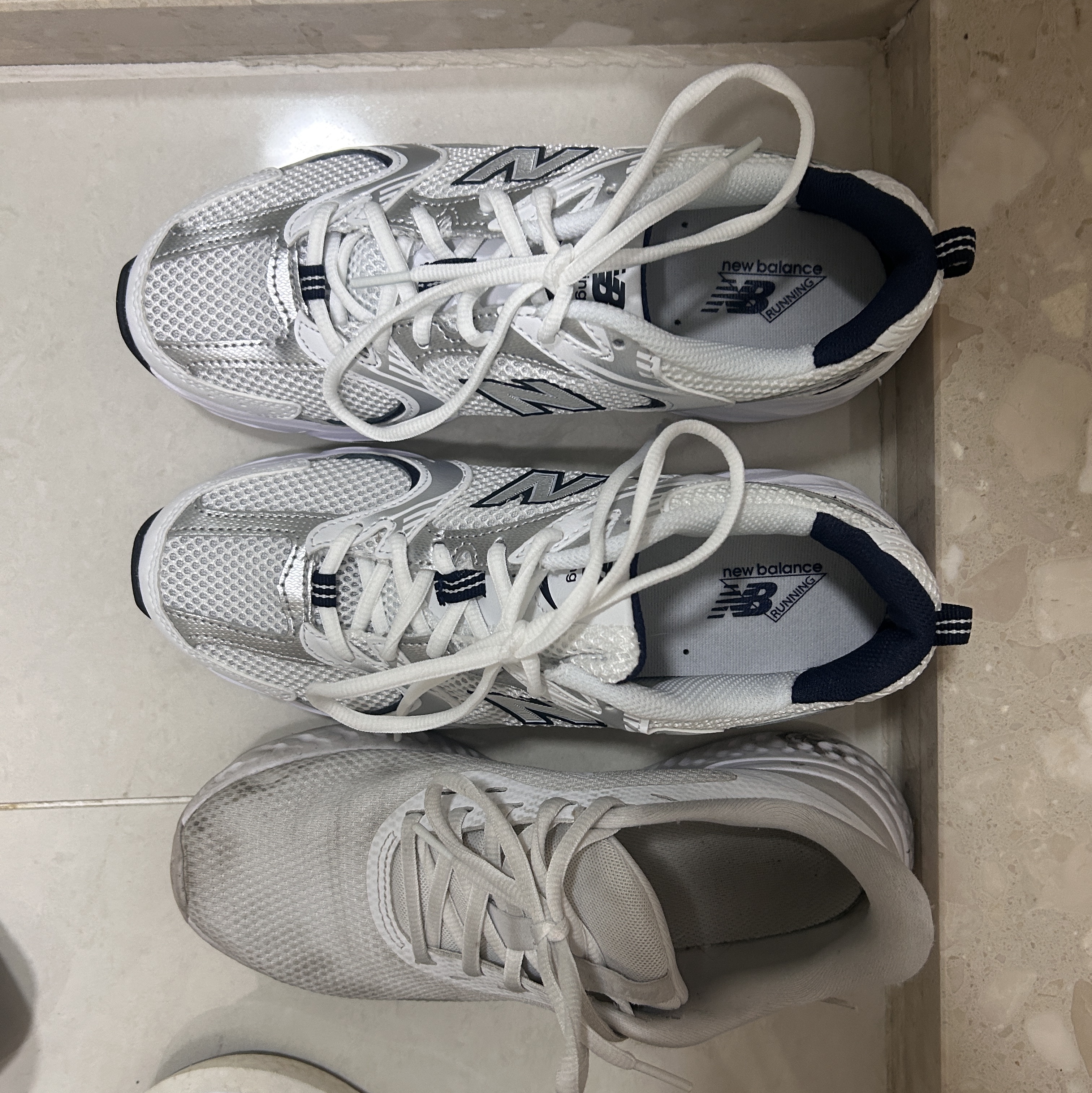 New Balance 530 White 착용 스타일