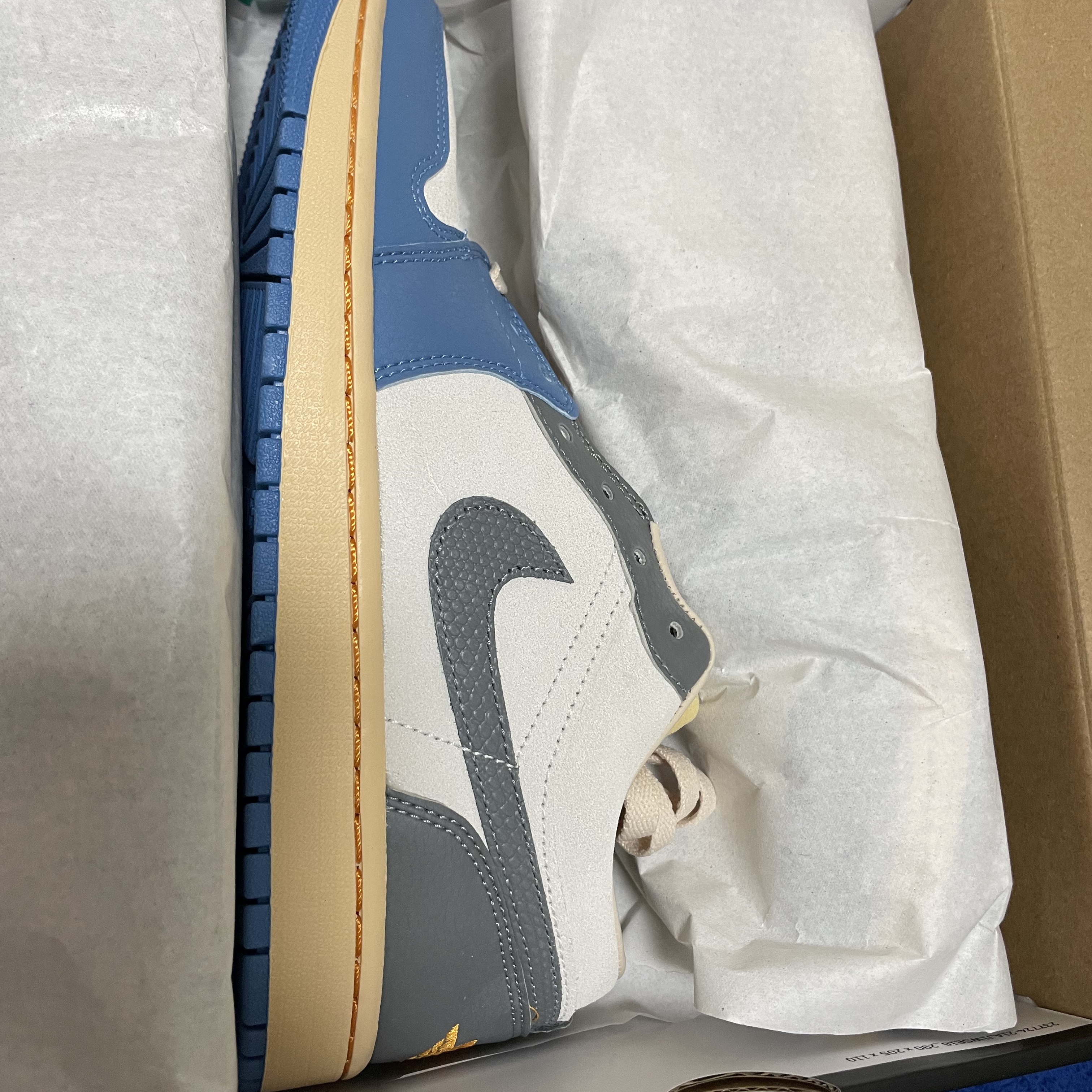 Jordan 1 Low SE Tokyo 96 착용 스타일 - 3