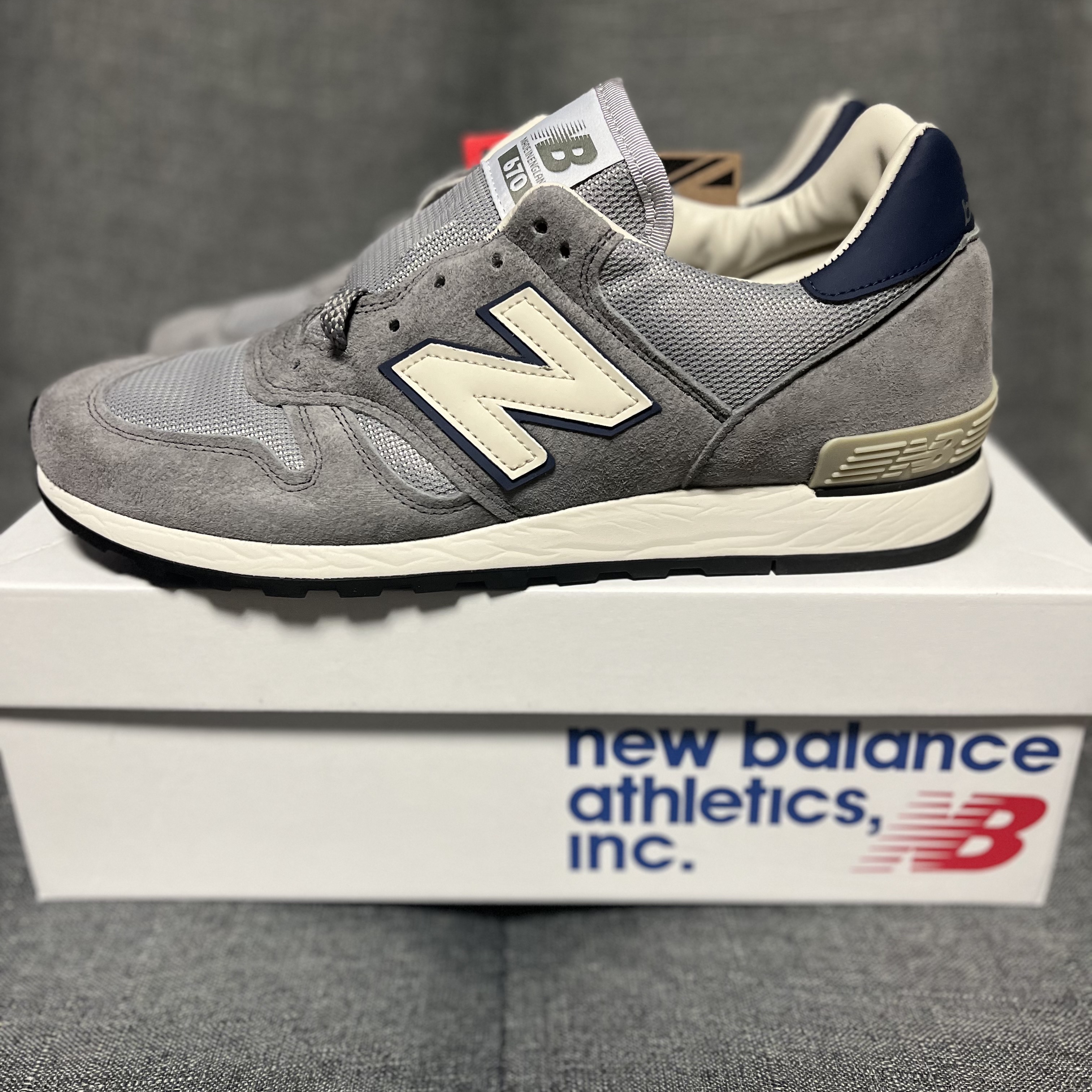 New Balance 670 Made in UK 40th Anniversary Grey 착용 스타일