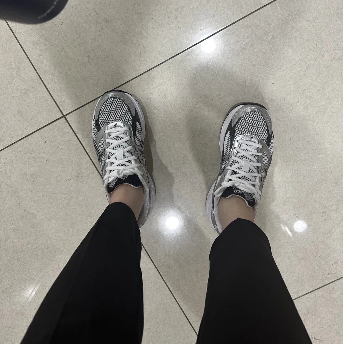 Asics Gel-1130 White Black 착용 스타일