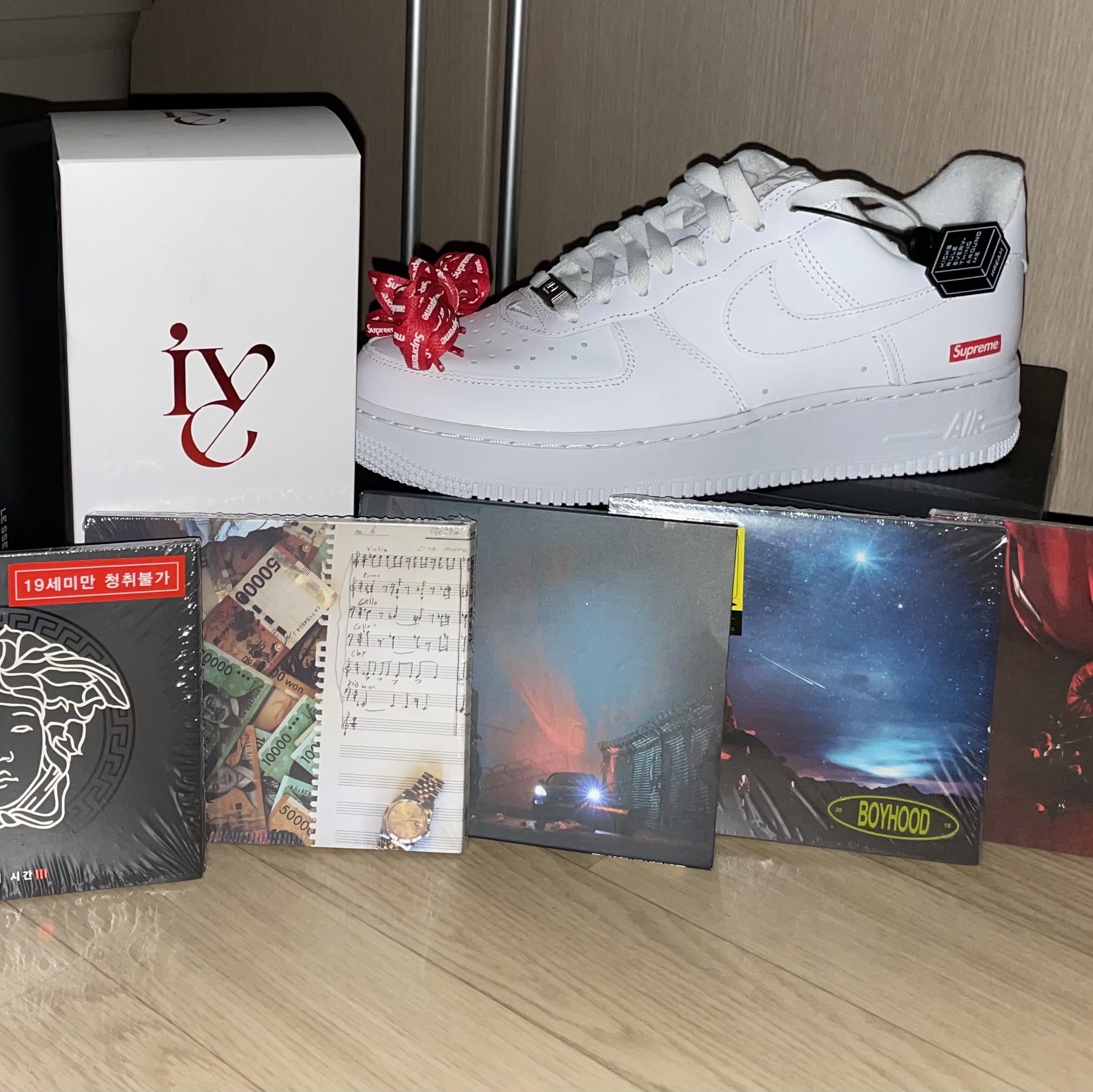 Nike x Supreme Air Force 1 Low White 착용 스타일