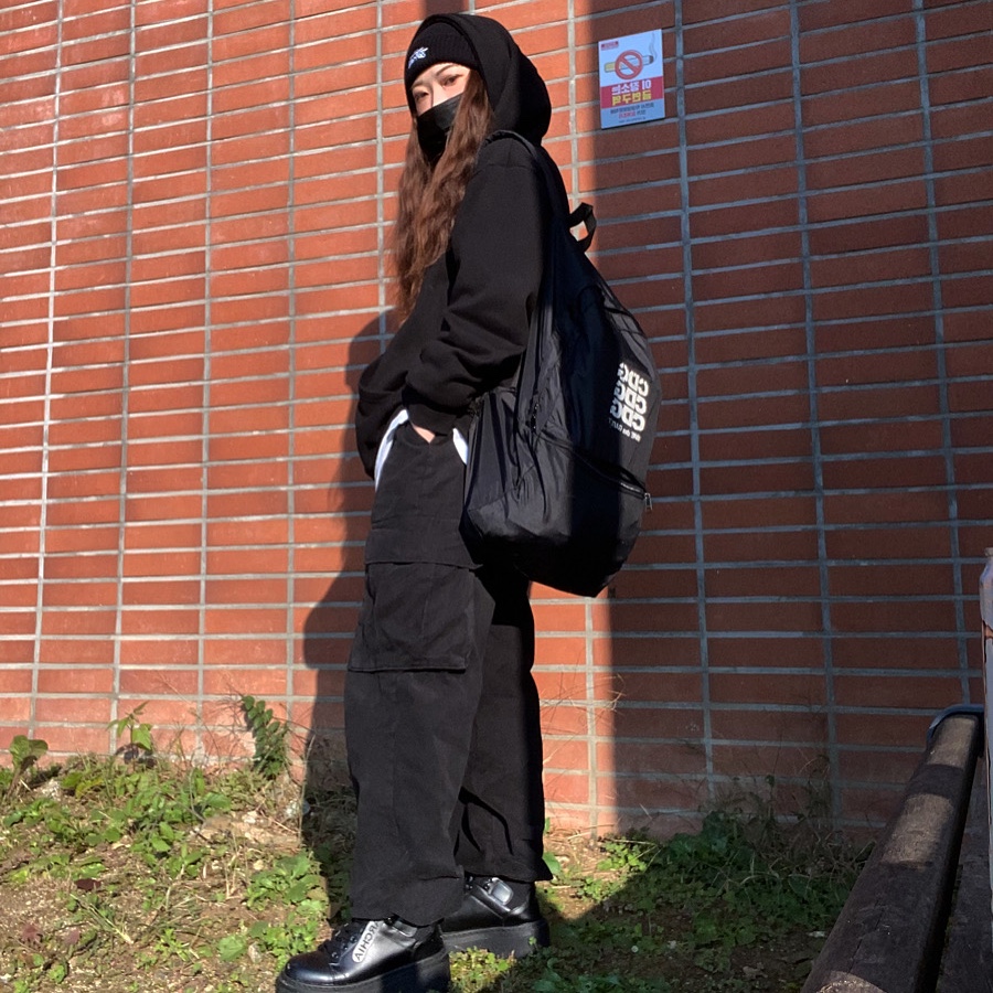 CDG Backpack Black 착용 스타일